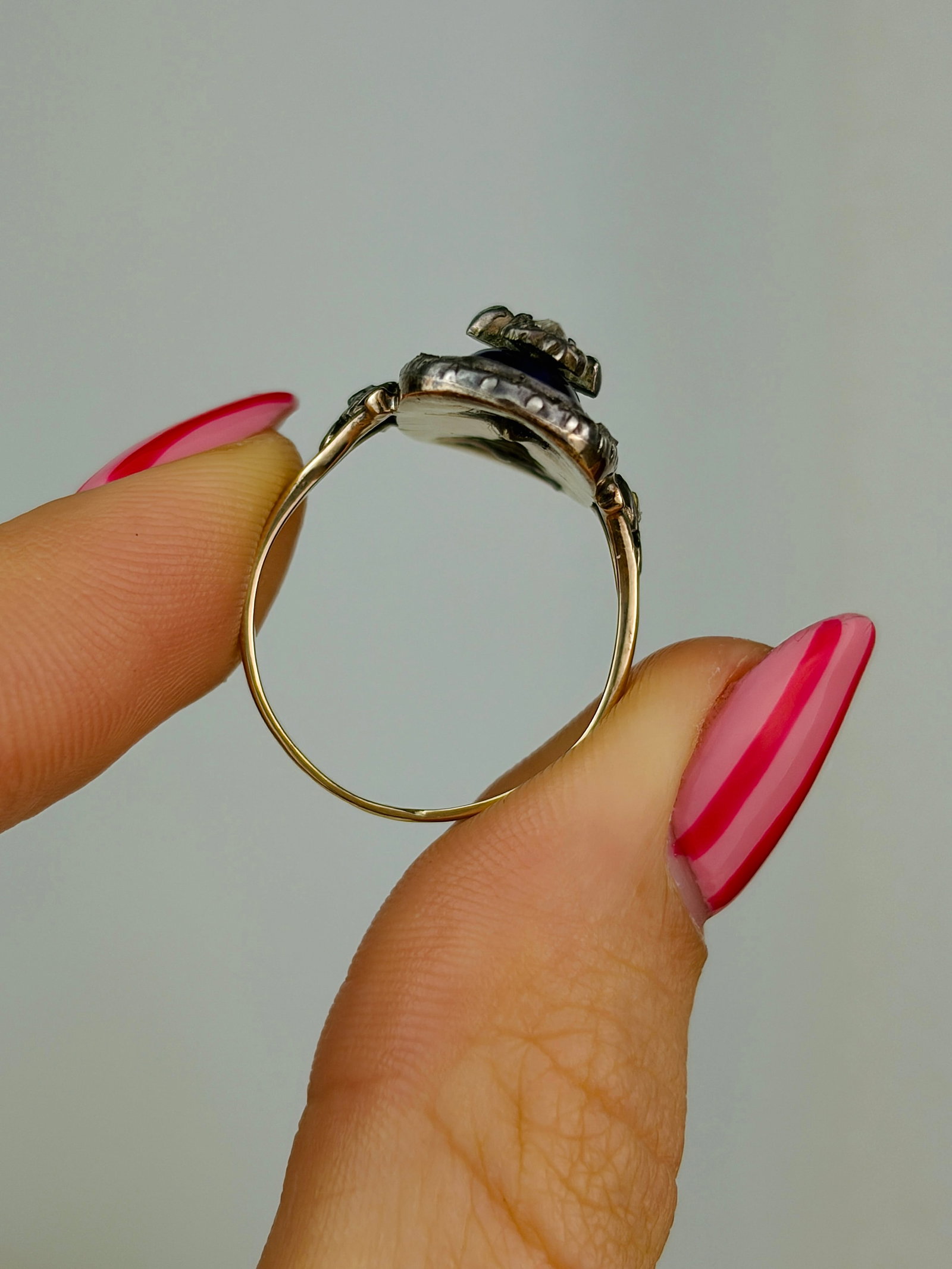 Antique Georgian era rose cut diamond and bristol blue glass 15ct gold panel ring - 6
