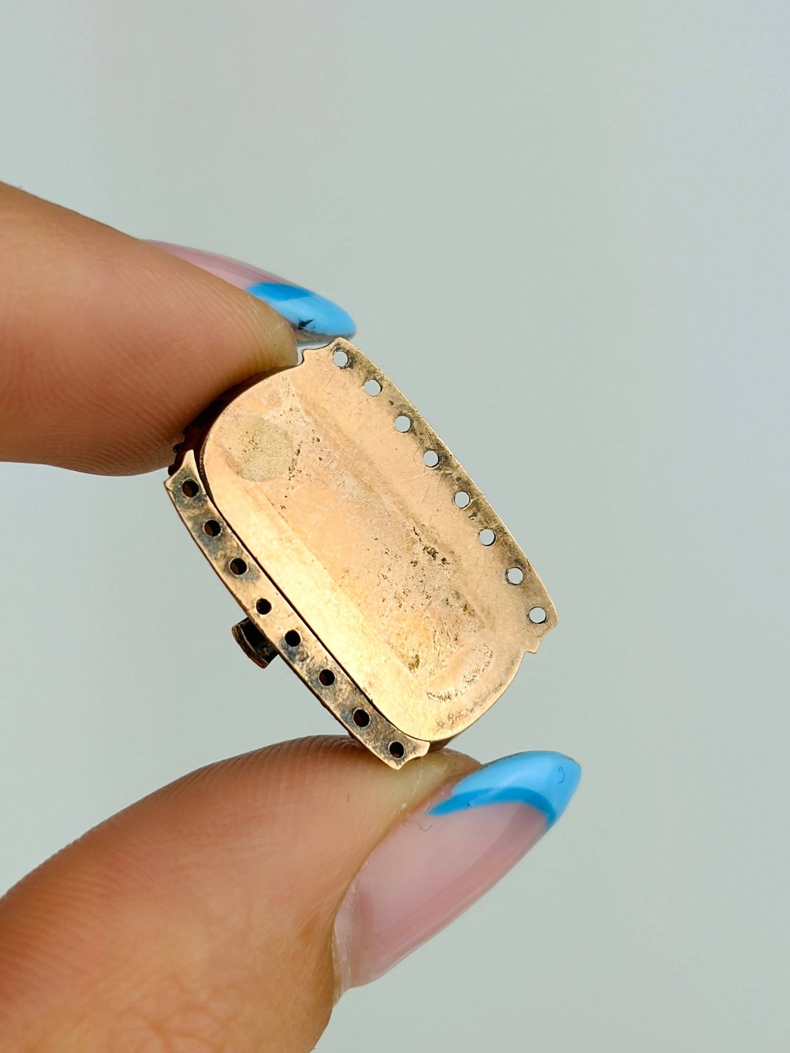 ANTIQUE GOLD ENAMEL AND PEARL CLASP - 3