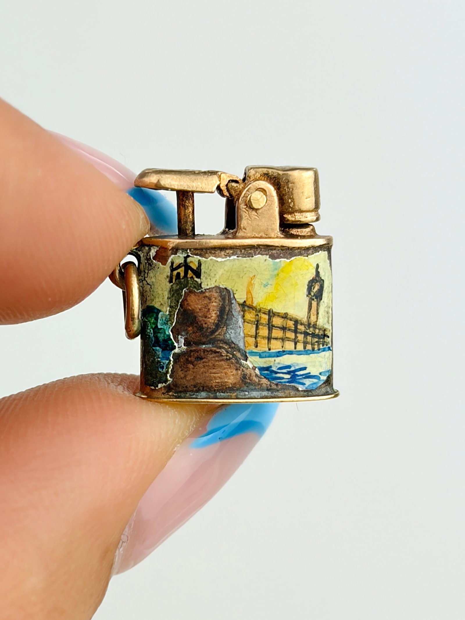 VINTAGE 9CT GOLD ENAMEL LIGHTER CHARM (1 of 6)