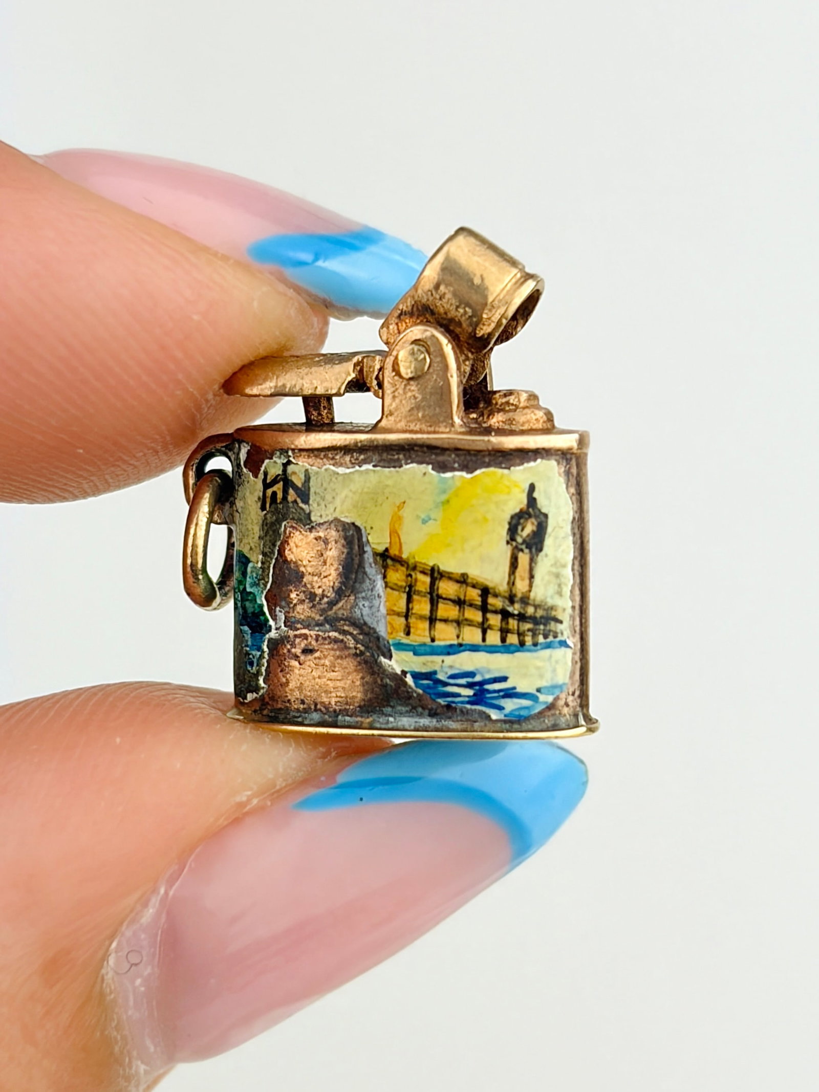 VINTAGE 9CT GOLD ENAMEL LIGHTER CHARM - 2