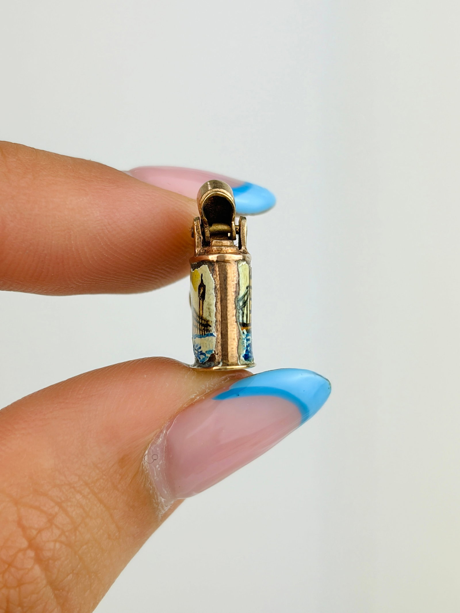 VINTAGE 9CT GOLD ENAMEL LIGHTER CHARM - 3