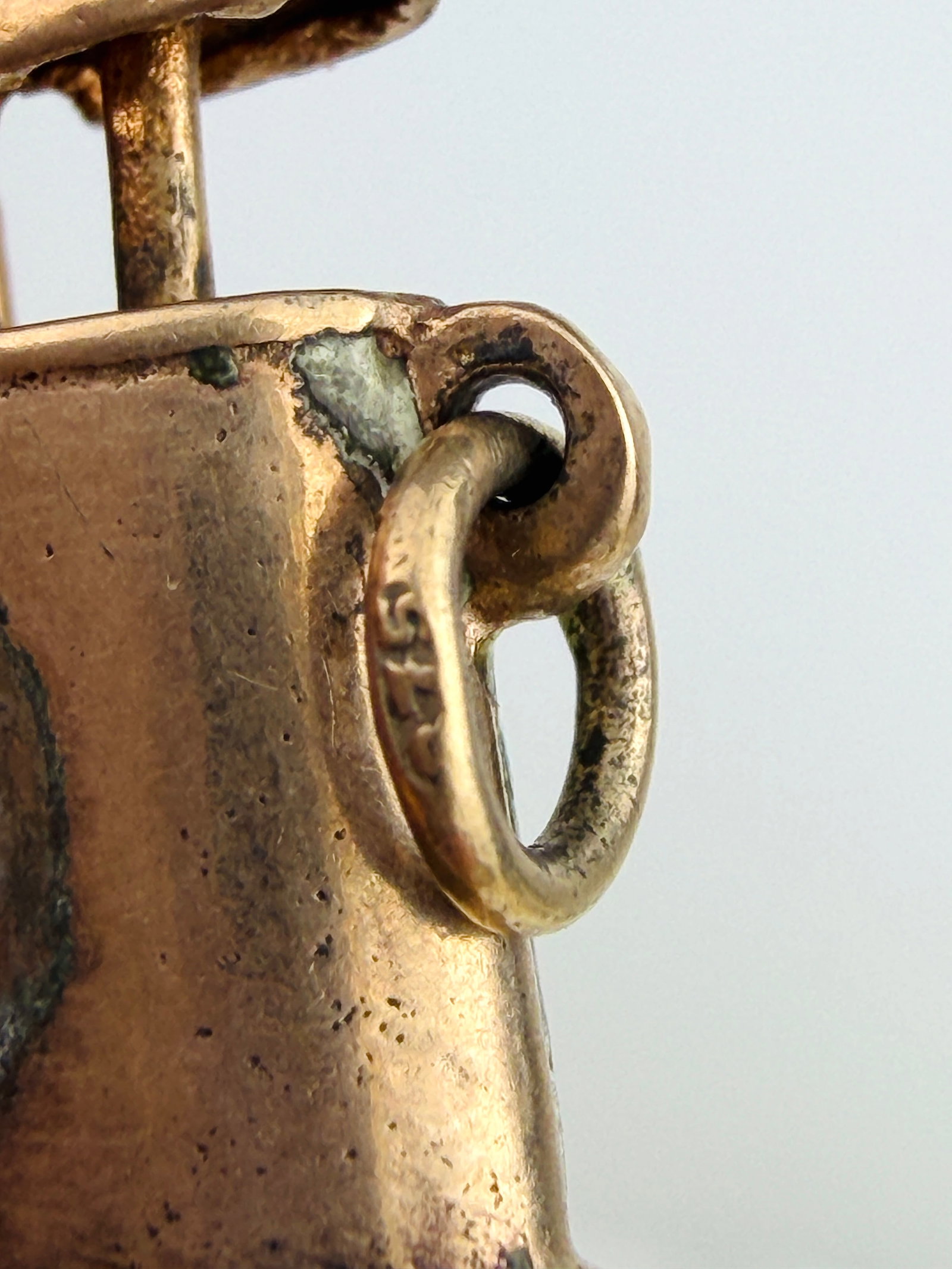 VINTAGE 9CT GOLD ENAMEL LIGHTER CHARM - 5