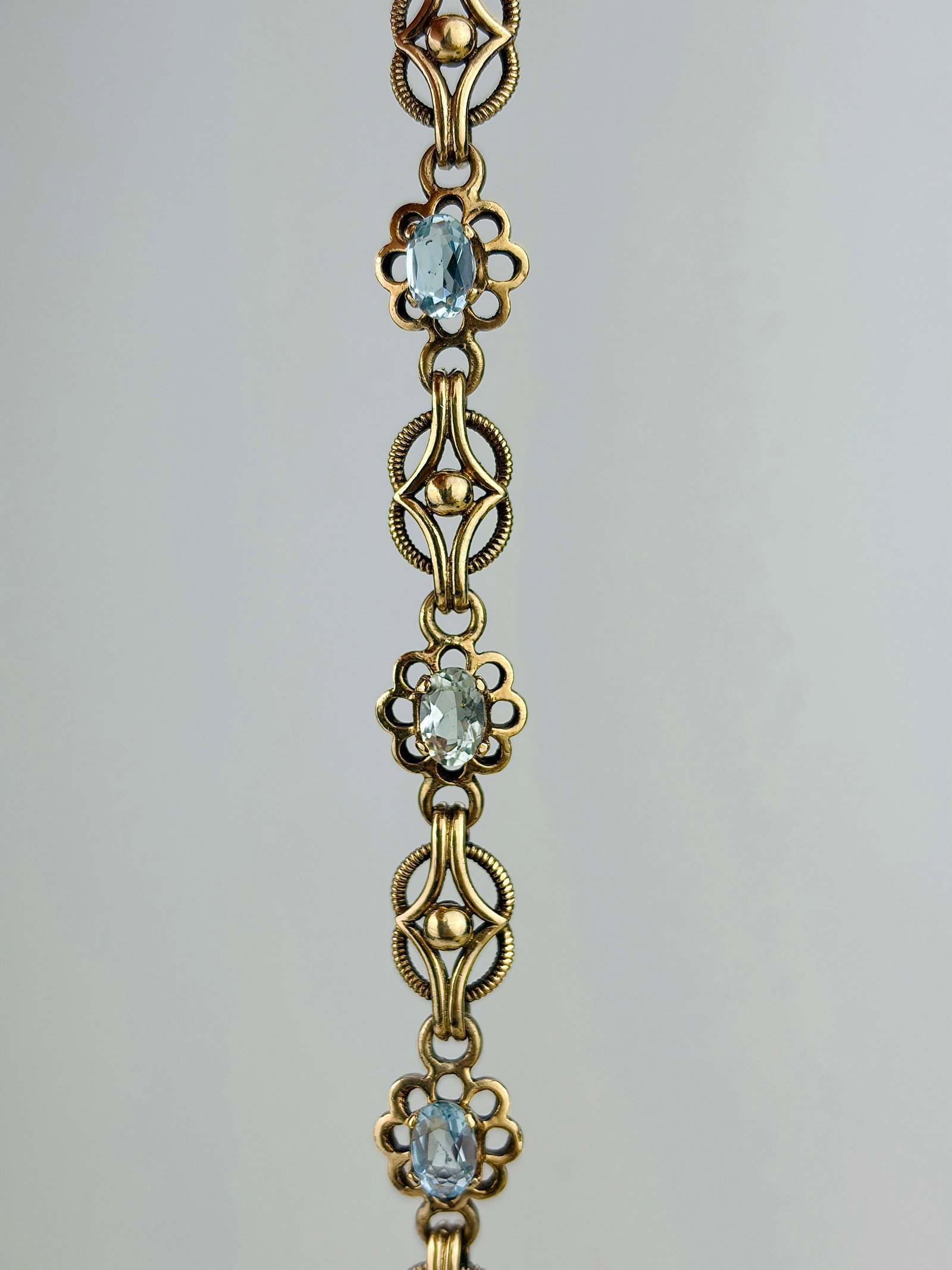 WONDERFUL 9CT GOLD AQUAMARINE BRACELET - 2