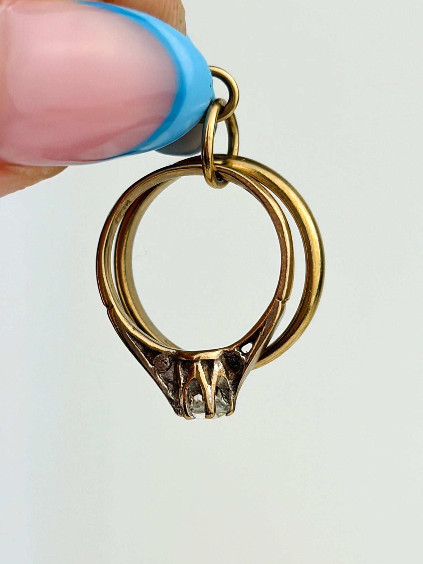 VINTAGE 9CT GOLD ENGAGEMENT AND WEDDING RING CHARM: VINTAGE 9CT GOLD ENGAGEMENT AND WEDDING RING CHARM
