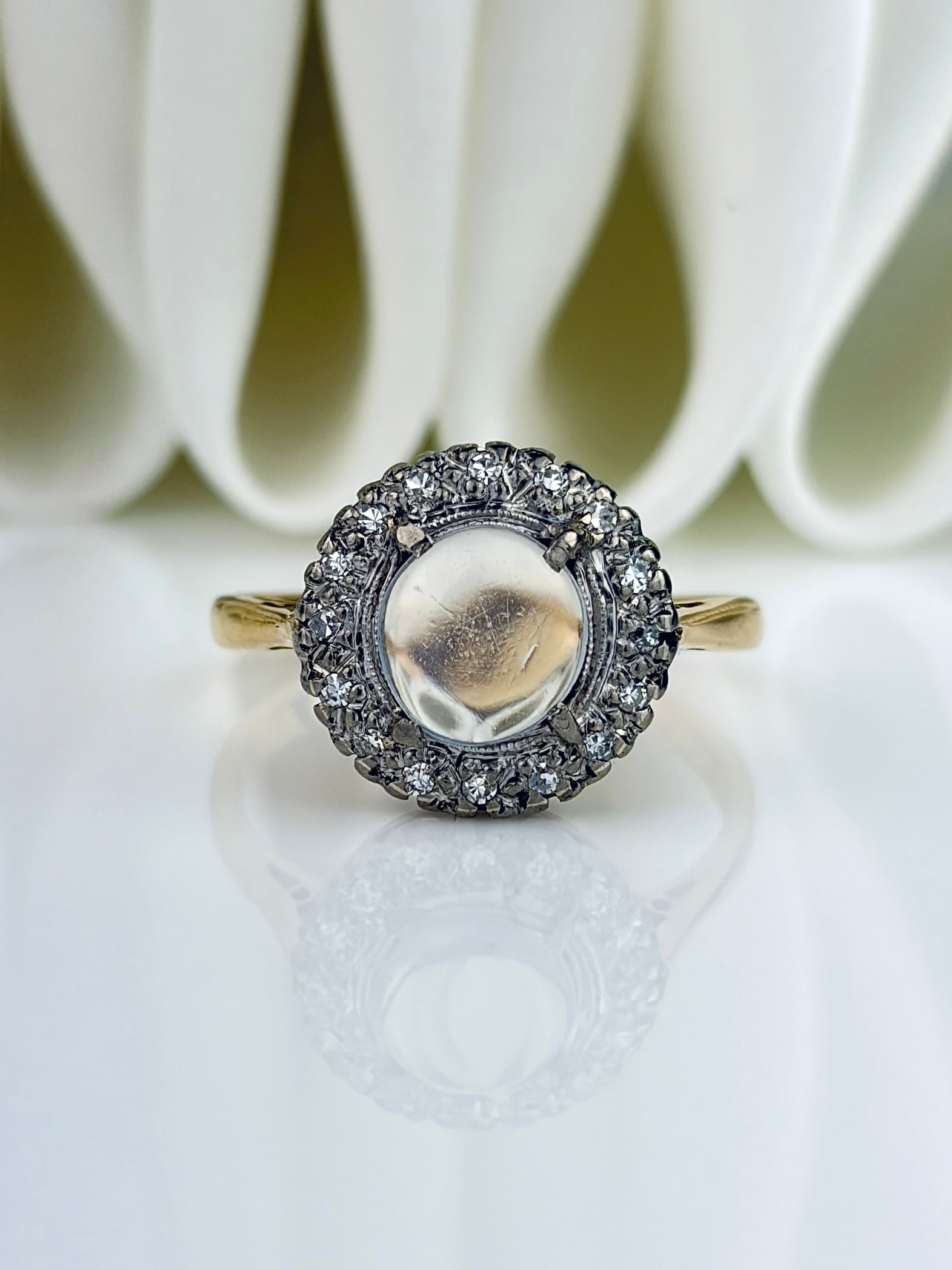 ANTIQUE 18CT GOLD AND PLATINUM CABOCHON MOONSTONE AND DIAMOND CLUSTER RING (1 of 10)