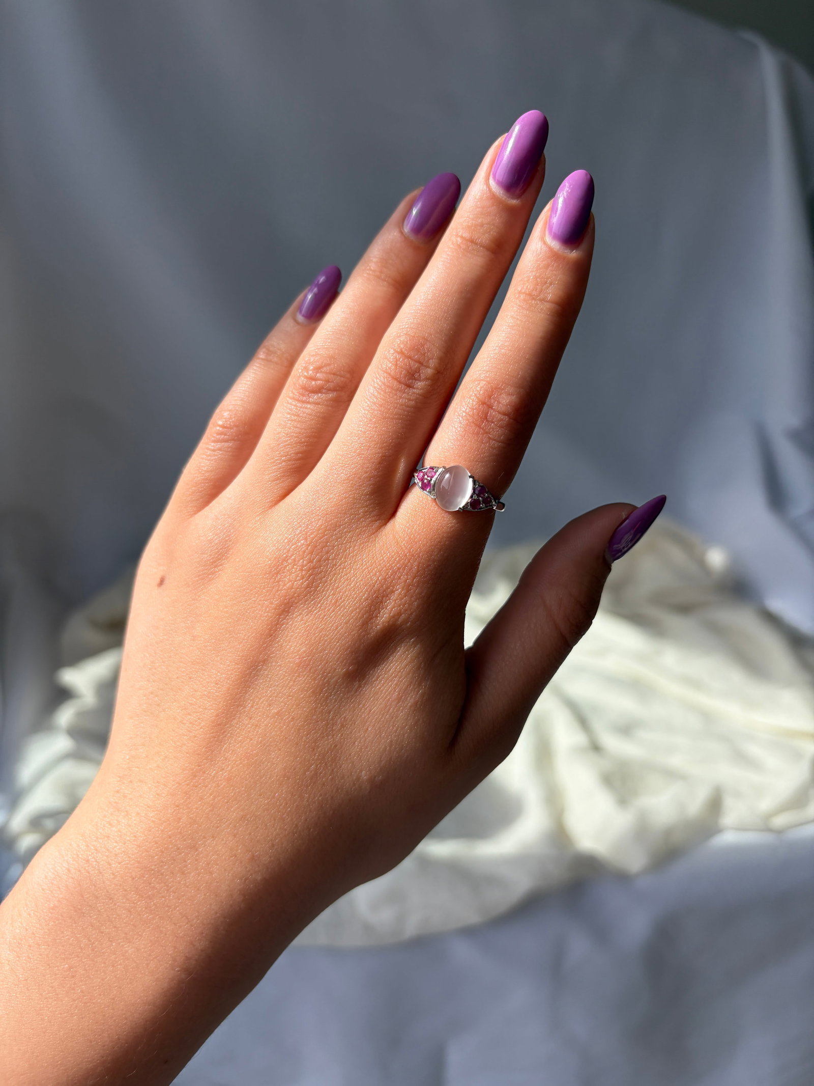 CABOCHON MOONSTONE AND RUBY RING IN SILVER - 3