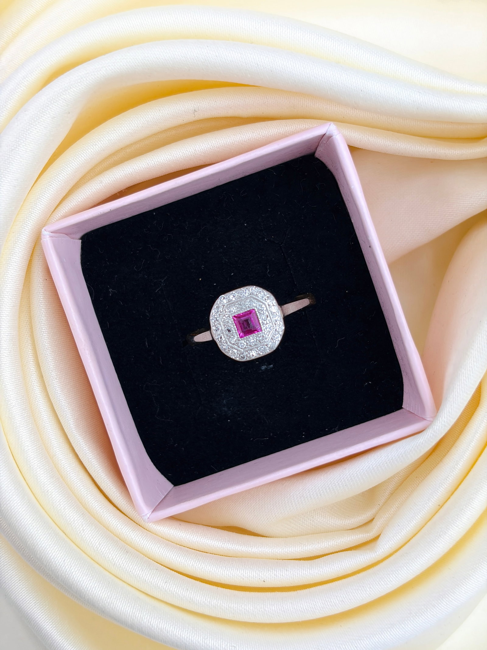 ANTIQUE 18CT GOLD RUBY AND DIAMOND TARGET RING AF - 9
