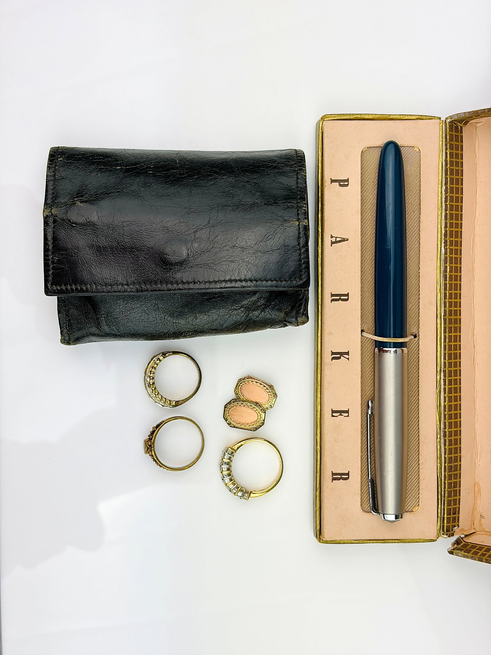 MIXED LOT PARKER PEN, RINGS, JEWELLERY WALLET ETC (1 of 5)