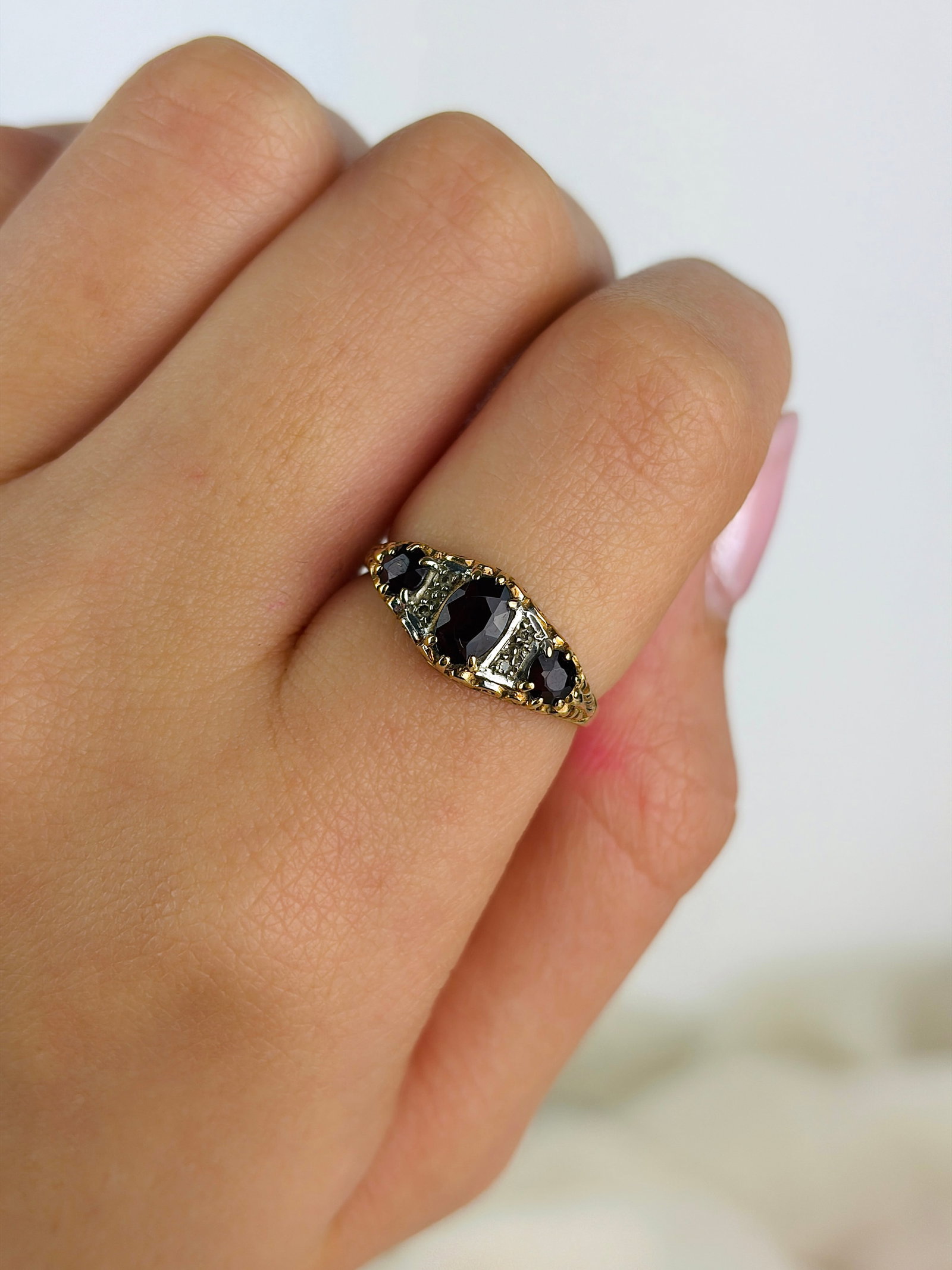 vintage 9ct yellow gold garnet and diamond ring - 9