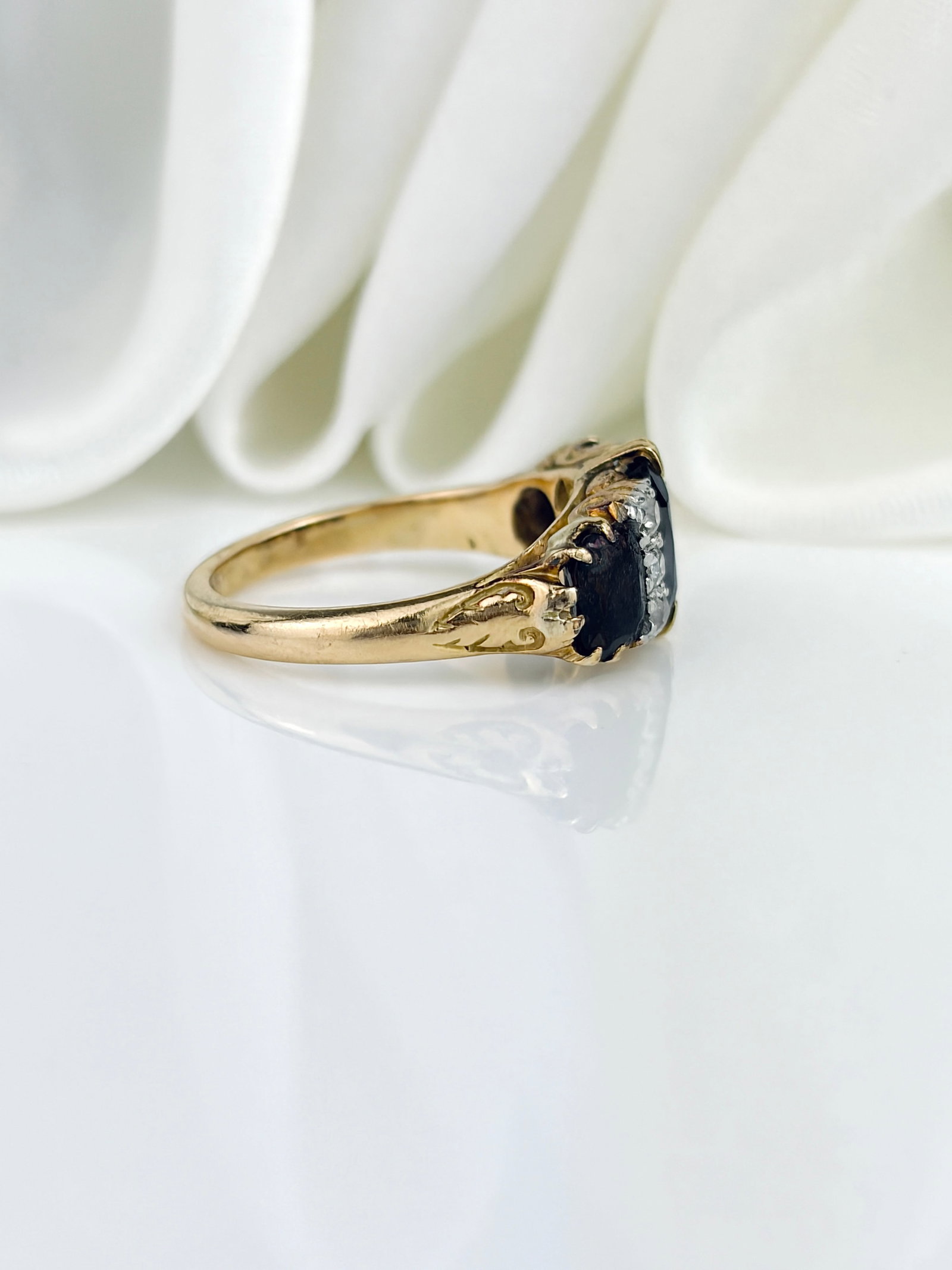 Chunky 18ct Yellow Gold Sapphire And Diamond Ring - 4
