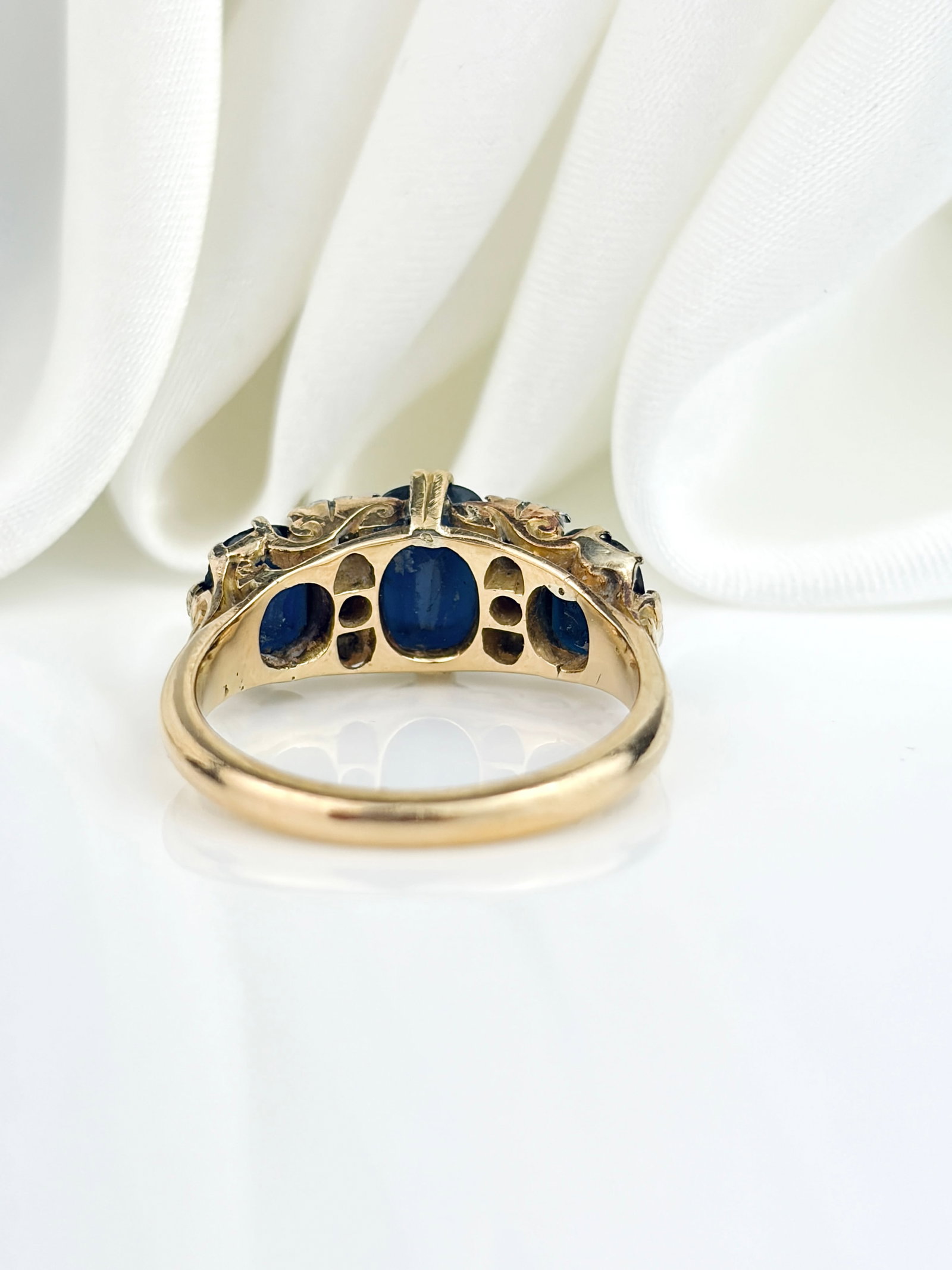 Chunky 18ct Yellow Gold Sapphire And Diamond Ring - 5