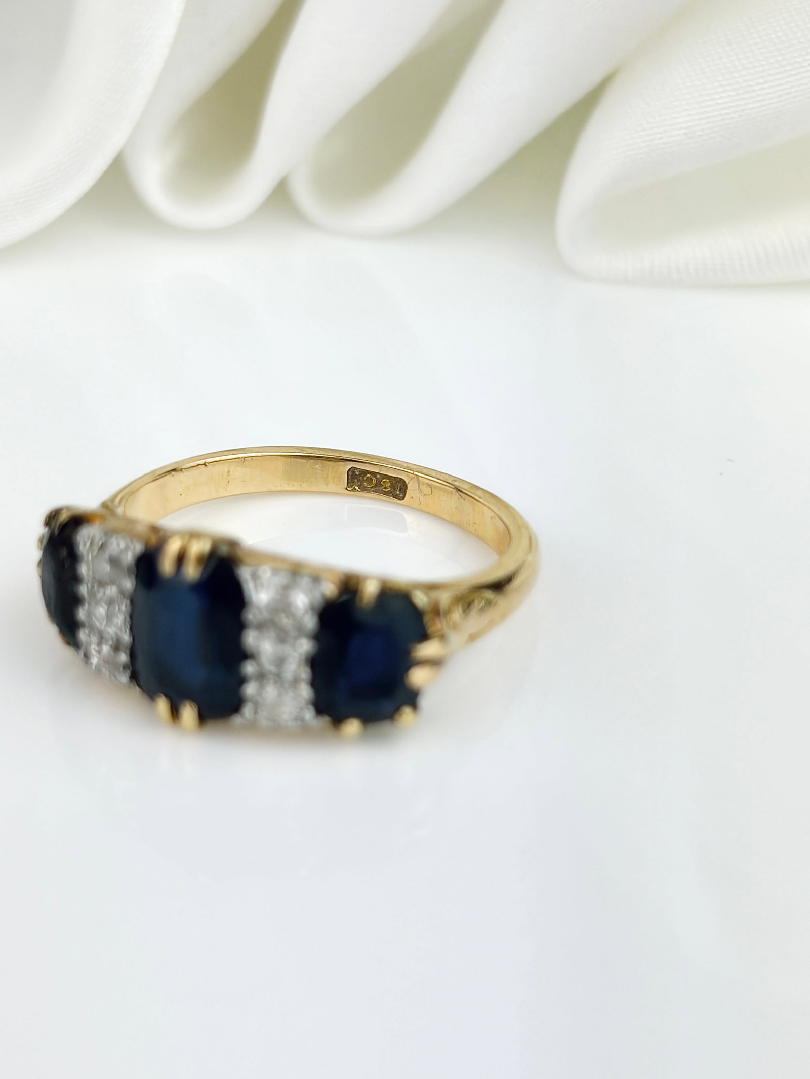 Chunky 18ct Yellow Gold Sapphire And Diamond Ring - 6