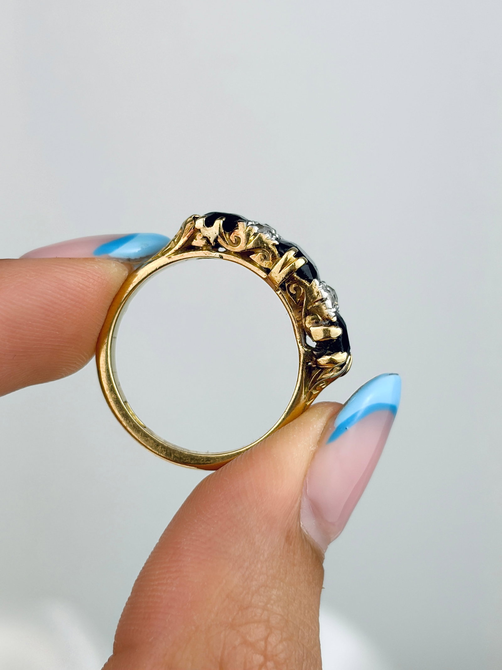 Chunky 18ct Yellow Gold Sapphire And Diamond Ring - 8