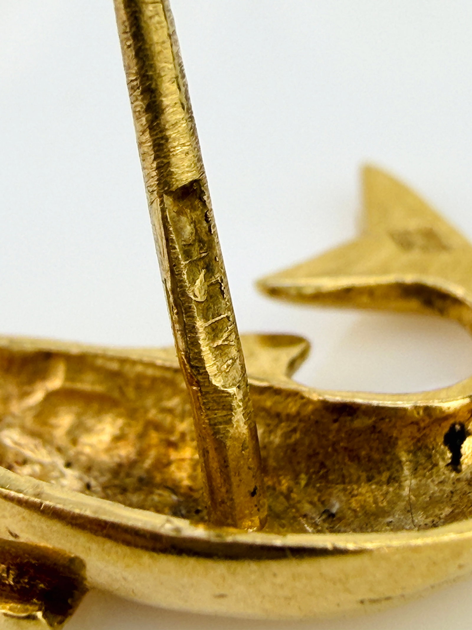 SWEET VINTAGE 18CT YELLOW GOLD DOLPHIN STUD EARRINGS - 5