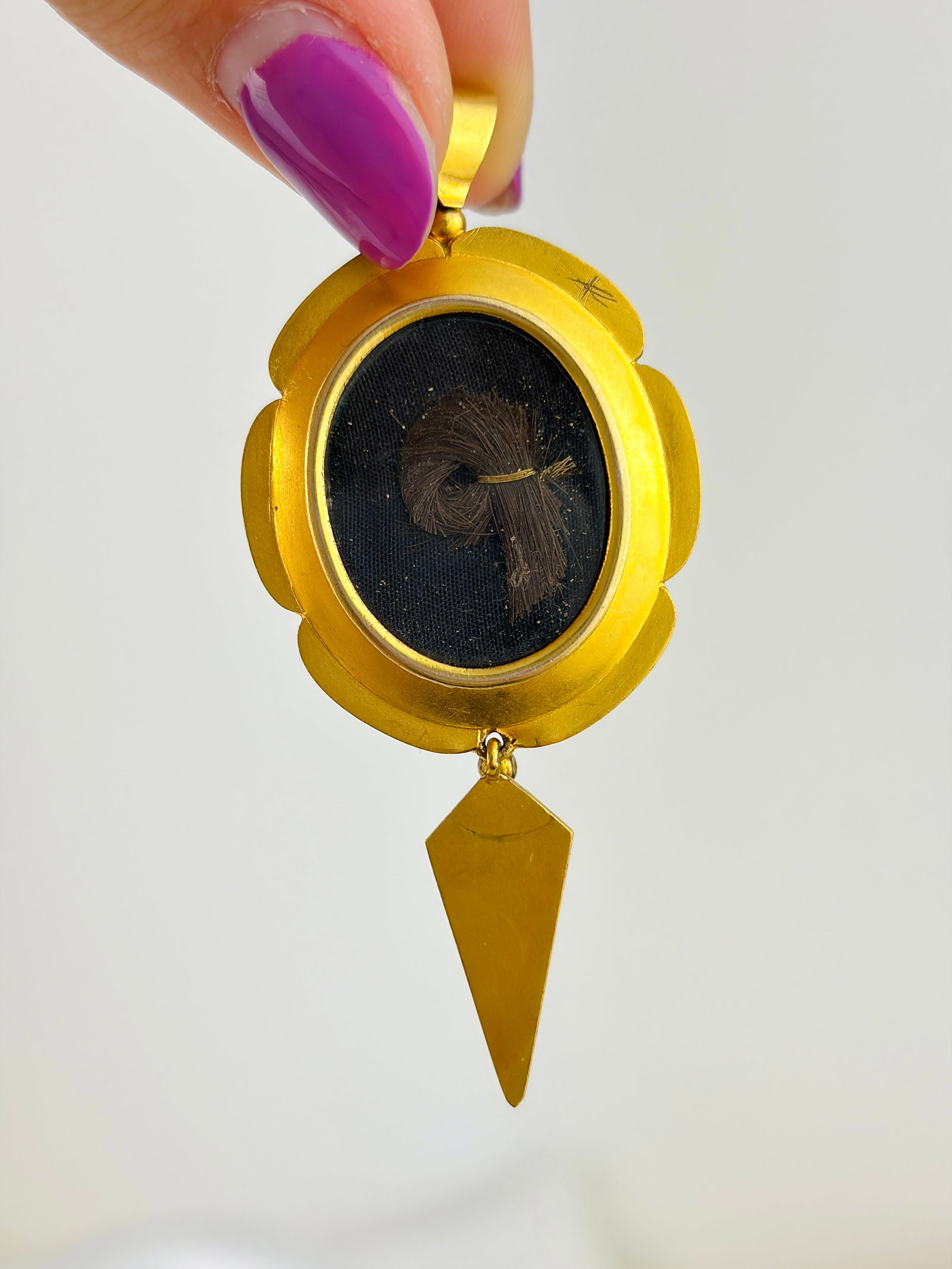 ANTIQUE BOXED 18CT YELLOW GOLD BLUE ENAMEL AND PEARL STAR DETAILED PENDANT - 9