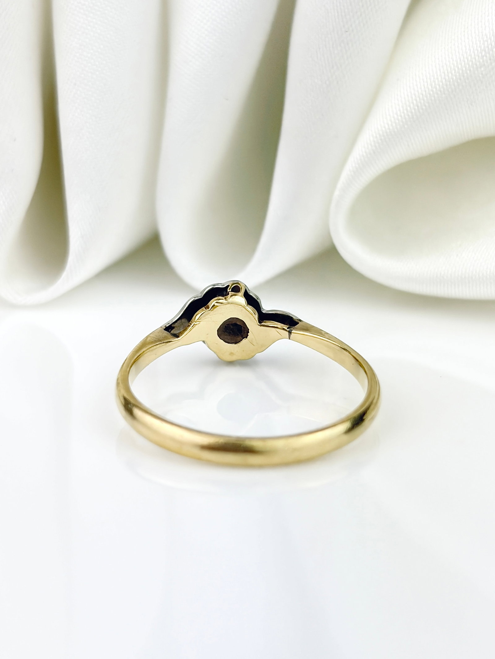 ANTIQUE ART DECO 18CT GOLD AND PLATINUM DIAMOND STAR SET RING - 3