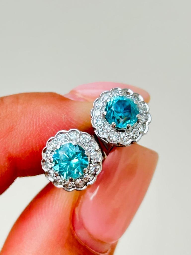 *Art Deco Blue Zircon and Diamond 18 Carat White Gold Cluster Stud Earrings - 3