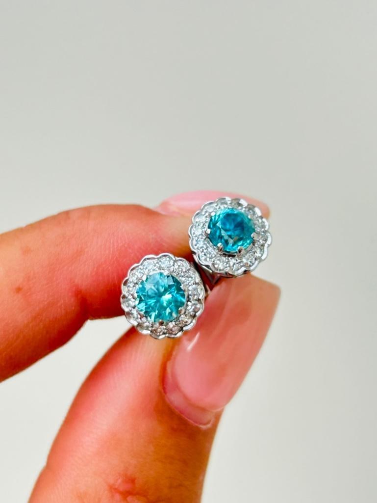 *Art Deco Blue Zircon and Diamond 18 Carat White Gold Cluster Stud Earrings - 5