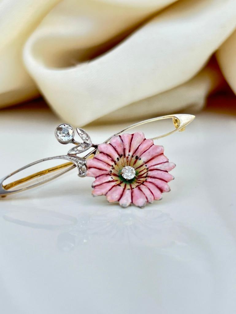 Antique Pink Enamel Flower and Diamond Flower Brooch in Gold - 6