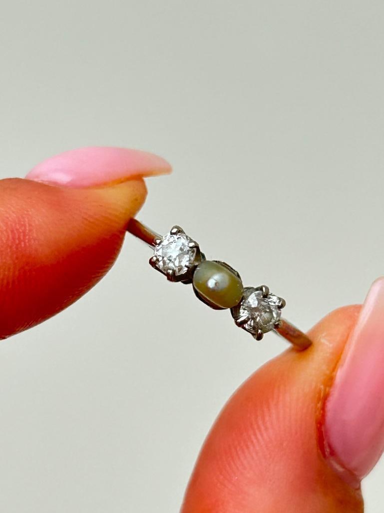Antique White Gold Pearl and Diamond 3 Stone Ring - 2