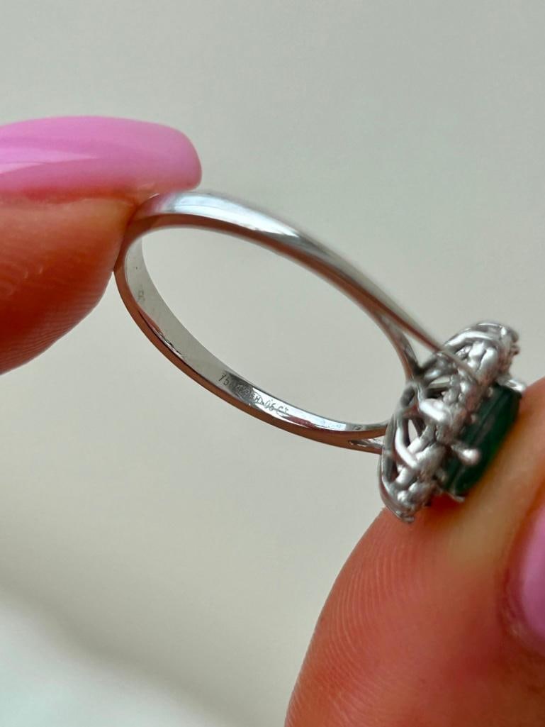 18ct White Gold Emerald and Diamond Cluster Ring - 6