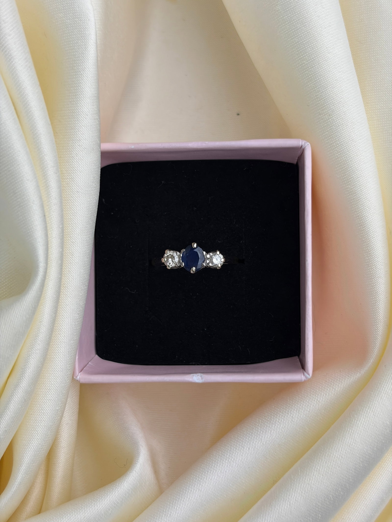 18ct yellow gold sapphire and diamond 3 stone ring - 6