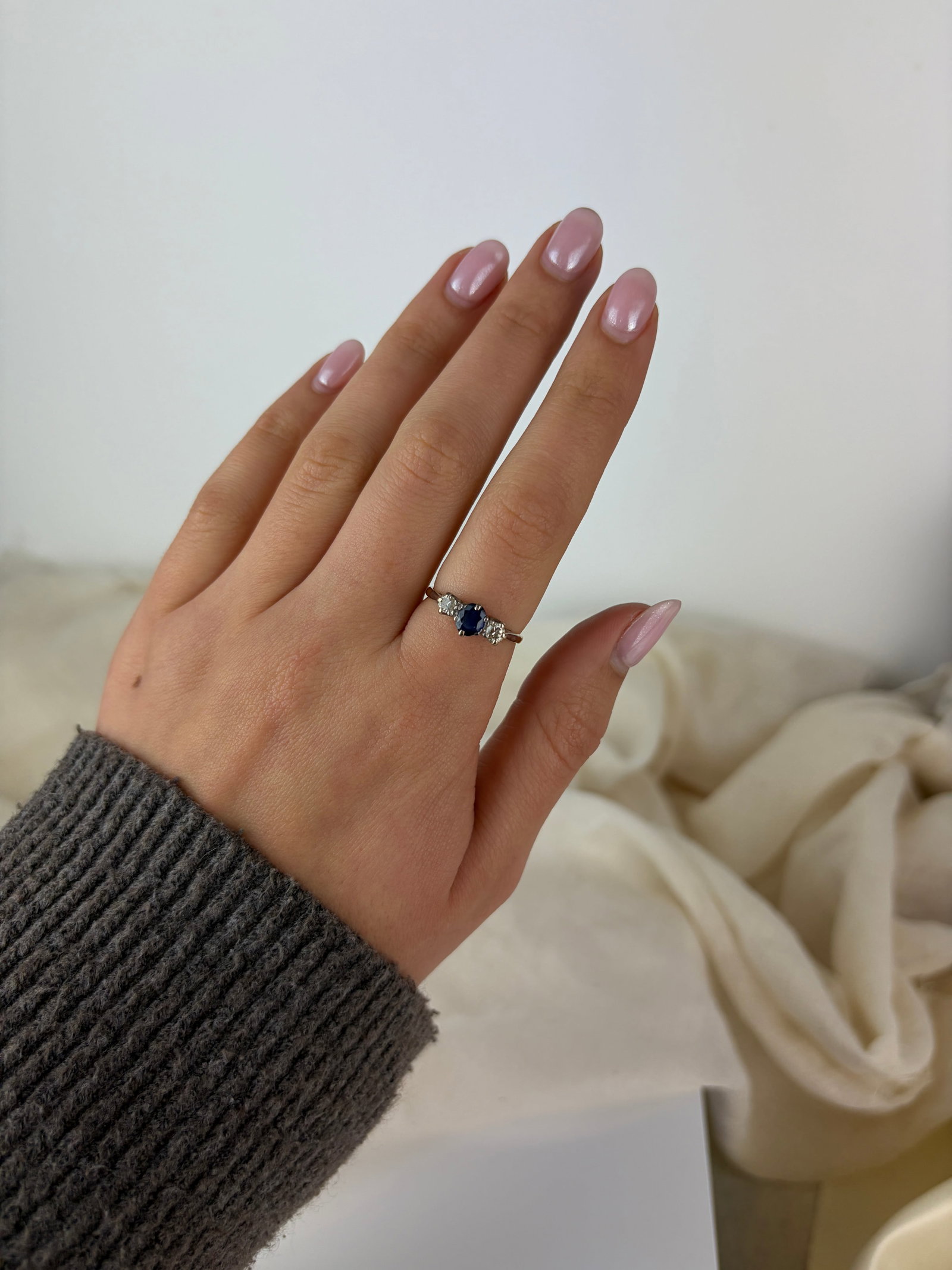 18ct yellow gold sapphire and diamond 3 stone ring - 8