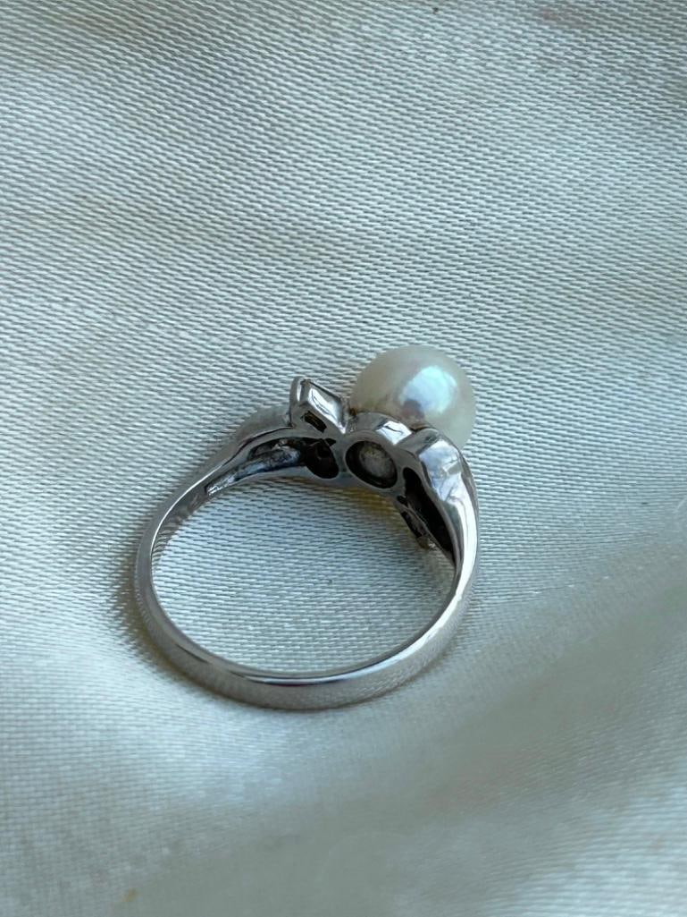 Vintage 18ct White Gold Pearl and Diamond Twist Ring - 8