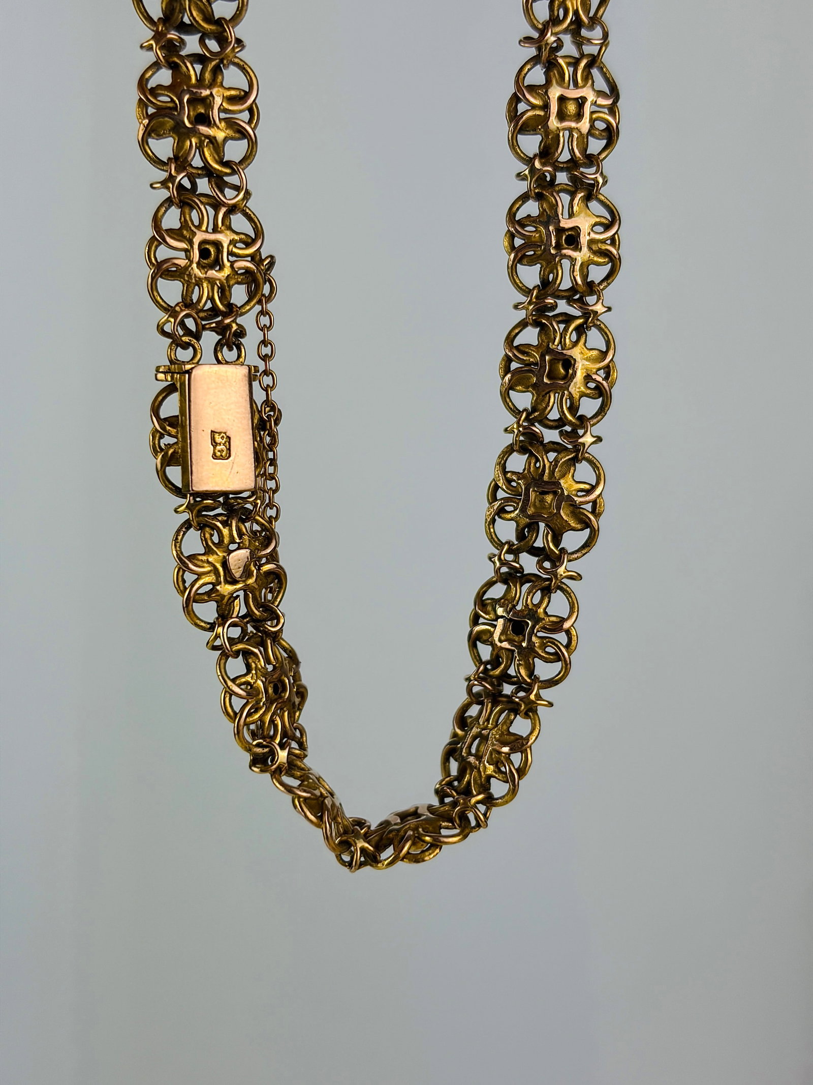 heavy 9ct gold flowers design bracelet - 3