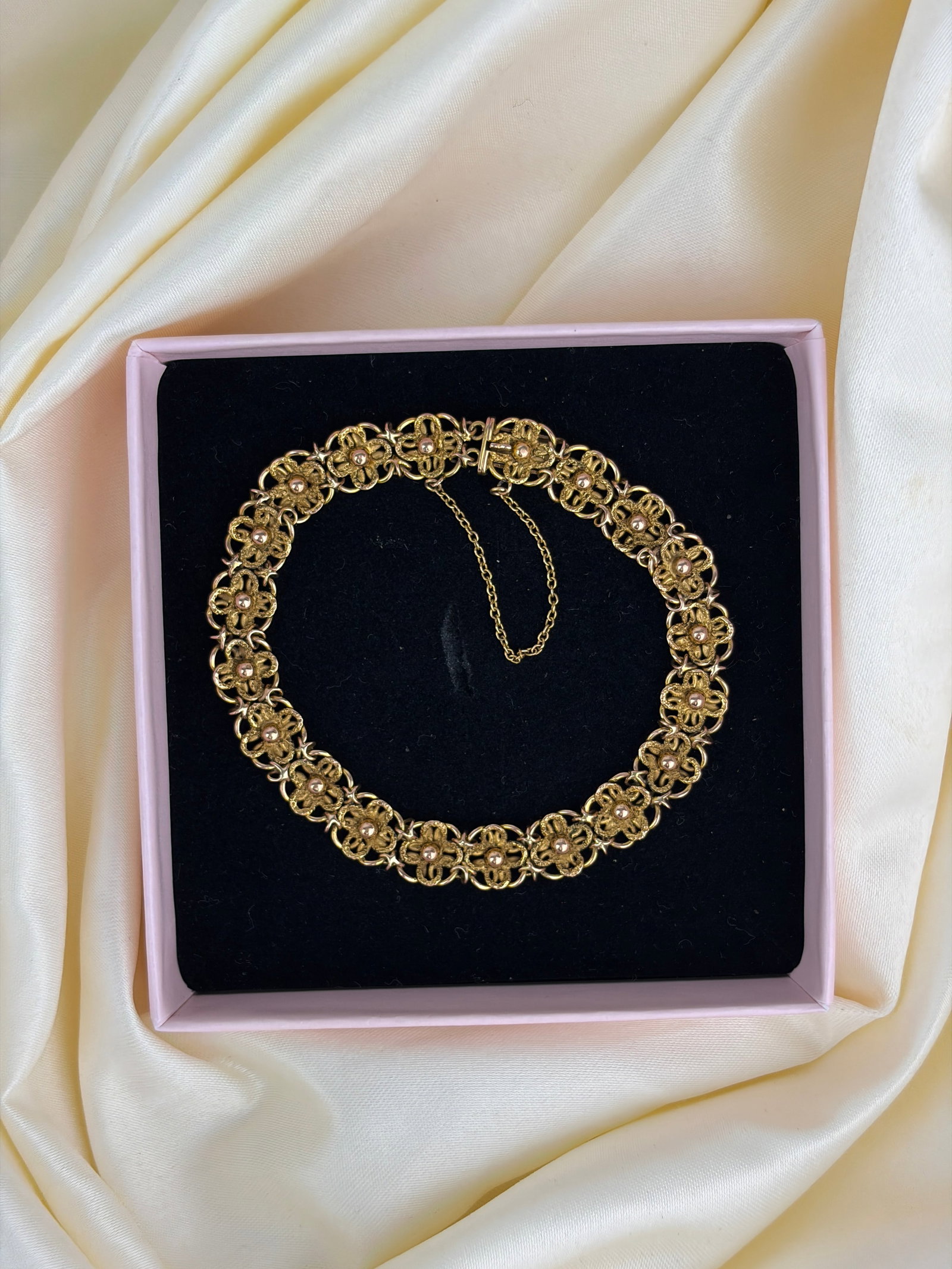 heavy 9ct gold flowers design bracelet - 6