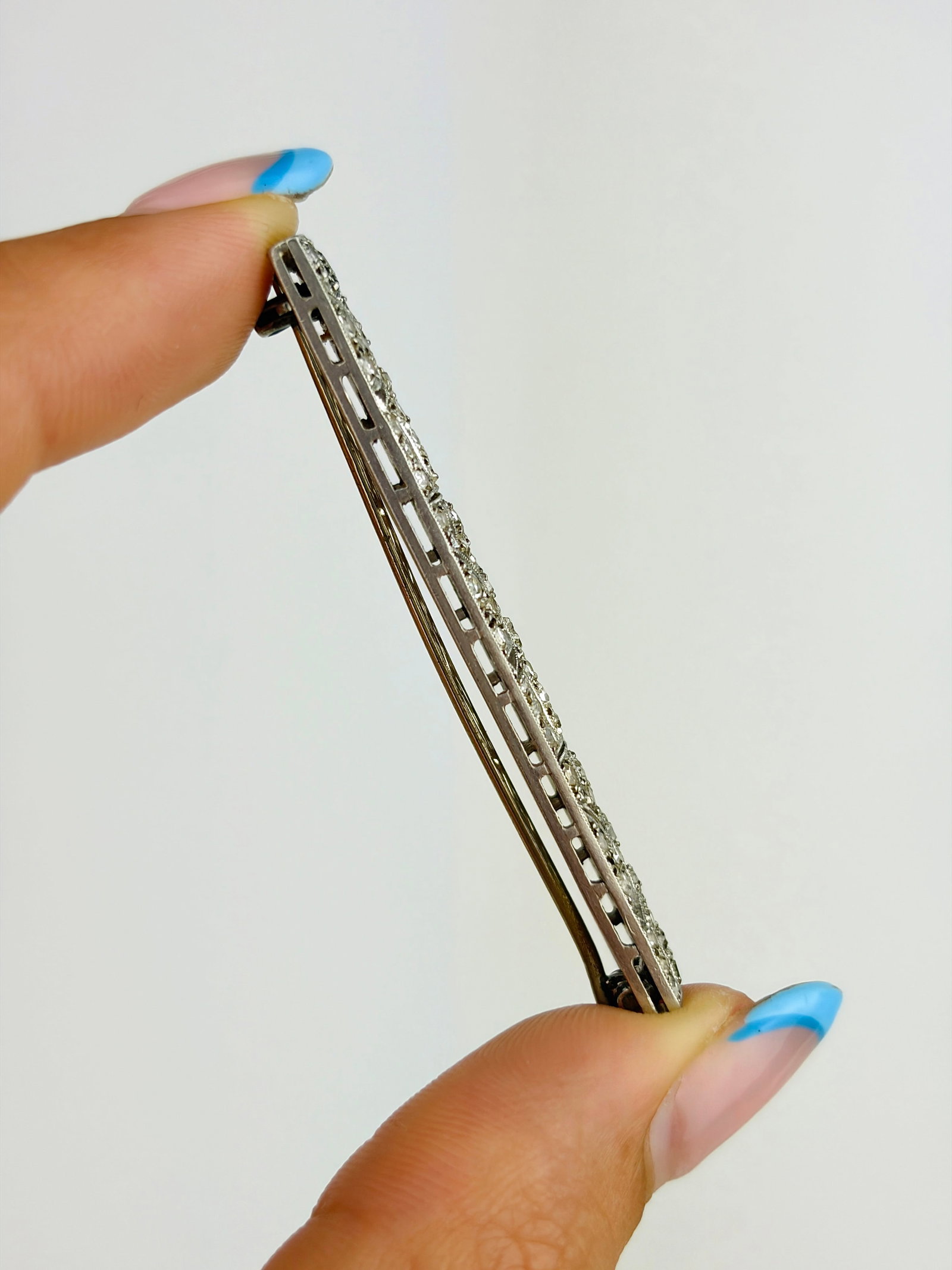 Outstanding Antique Diamond Panel Brooch in Platinum - 2