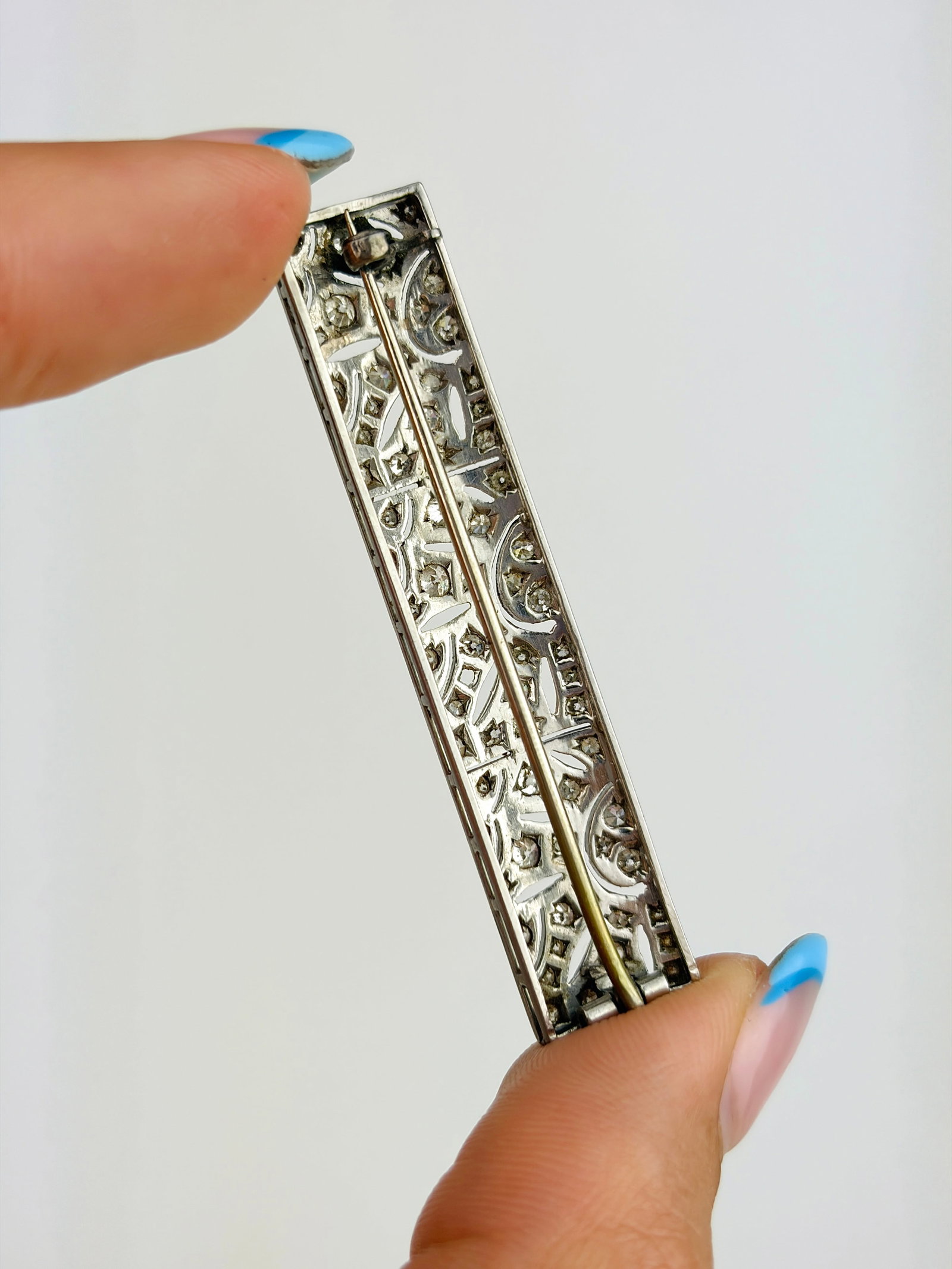 Outstanding Antique Diamond Panel Brooch in Platinum - 3