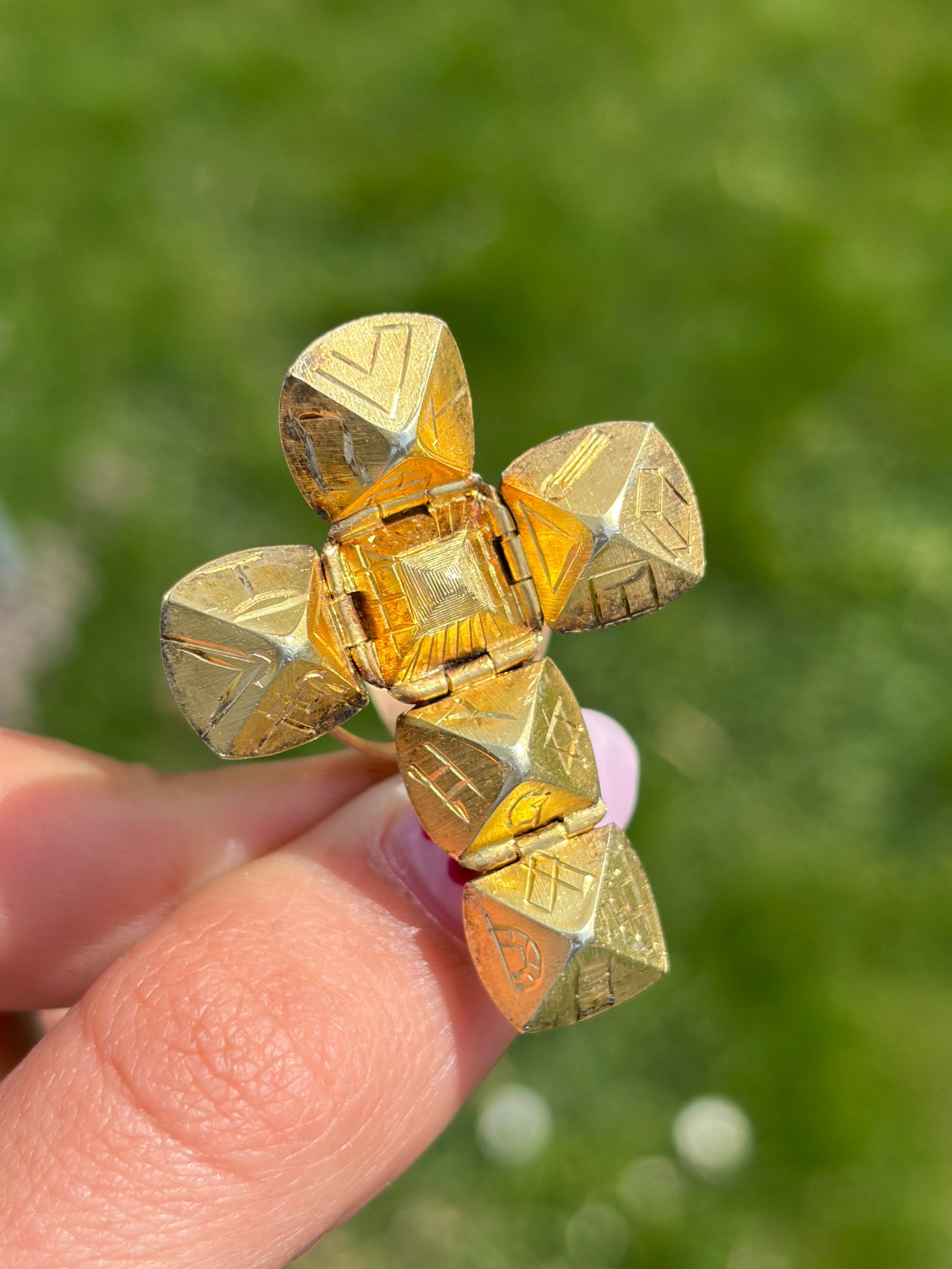 9CT GOLD AND SILVER RARE OPENING MASONIC ORB/CROSS PENDANT - 7