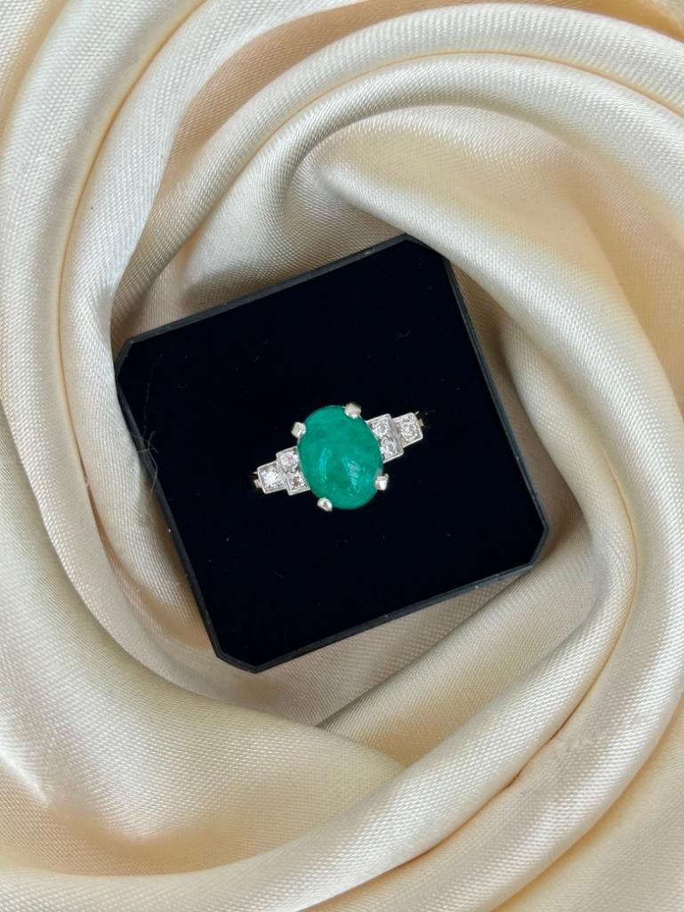 18ct Yellow Gold Cabochon Emerald and Diamond Ring - 3