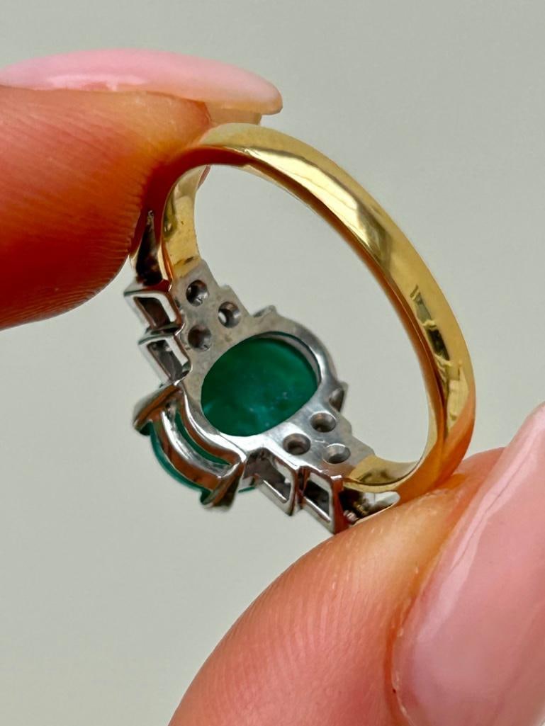 18ct Yellow Gold Cabochon Emerald and Diamond Ring - 4