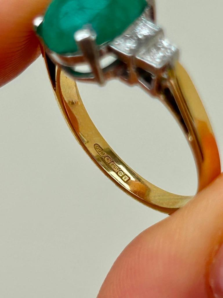18ct Yellow Gold Cabochon Emerald and Diamond Ring - 5