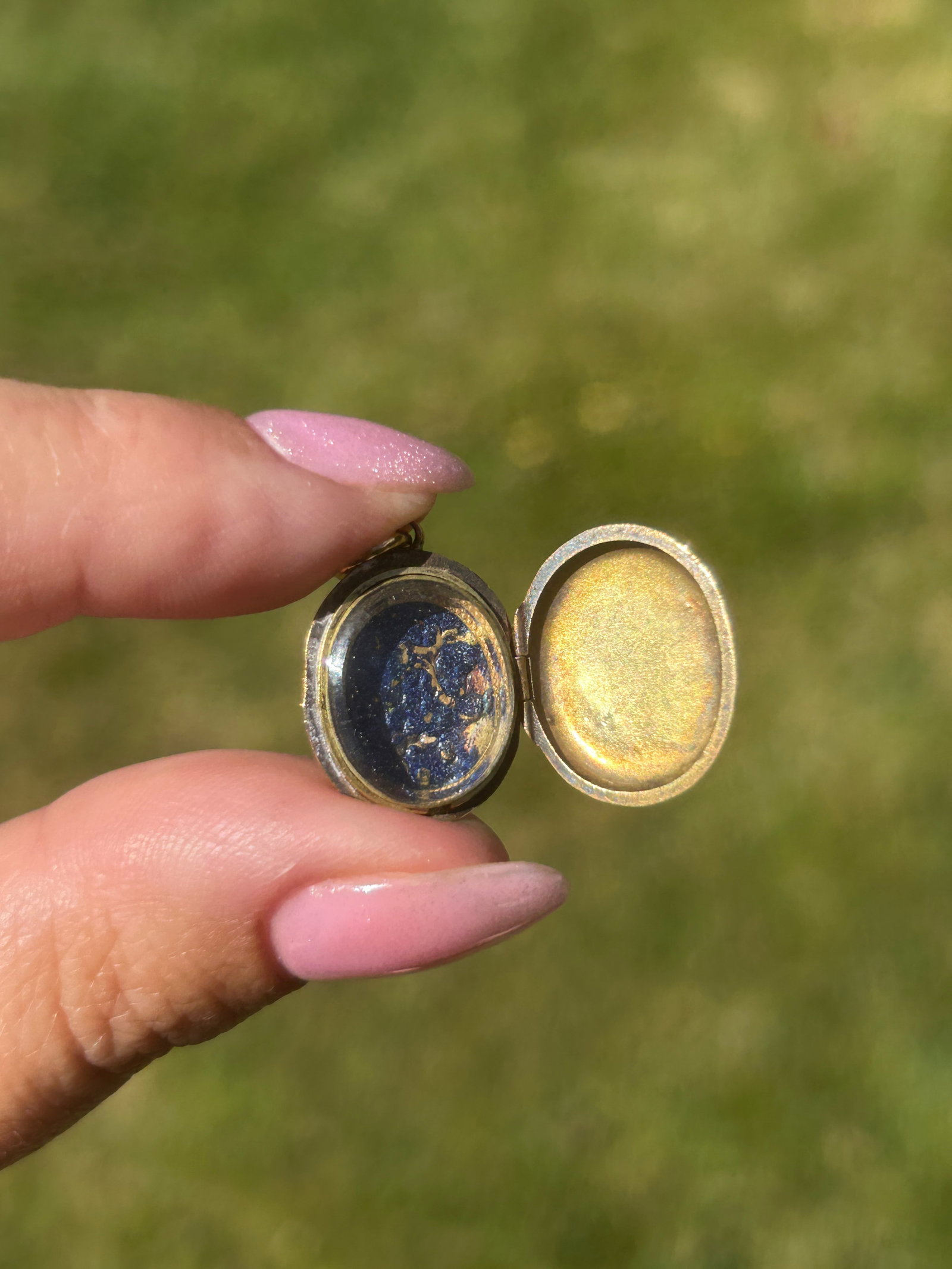 Sweet Antique 9ct gold blue enamel locket pendant - 3