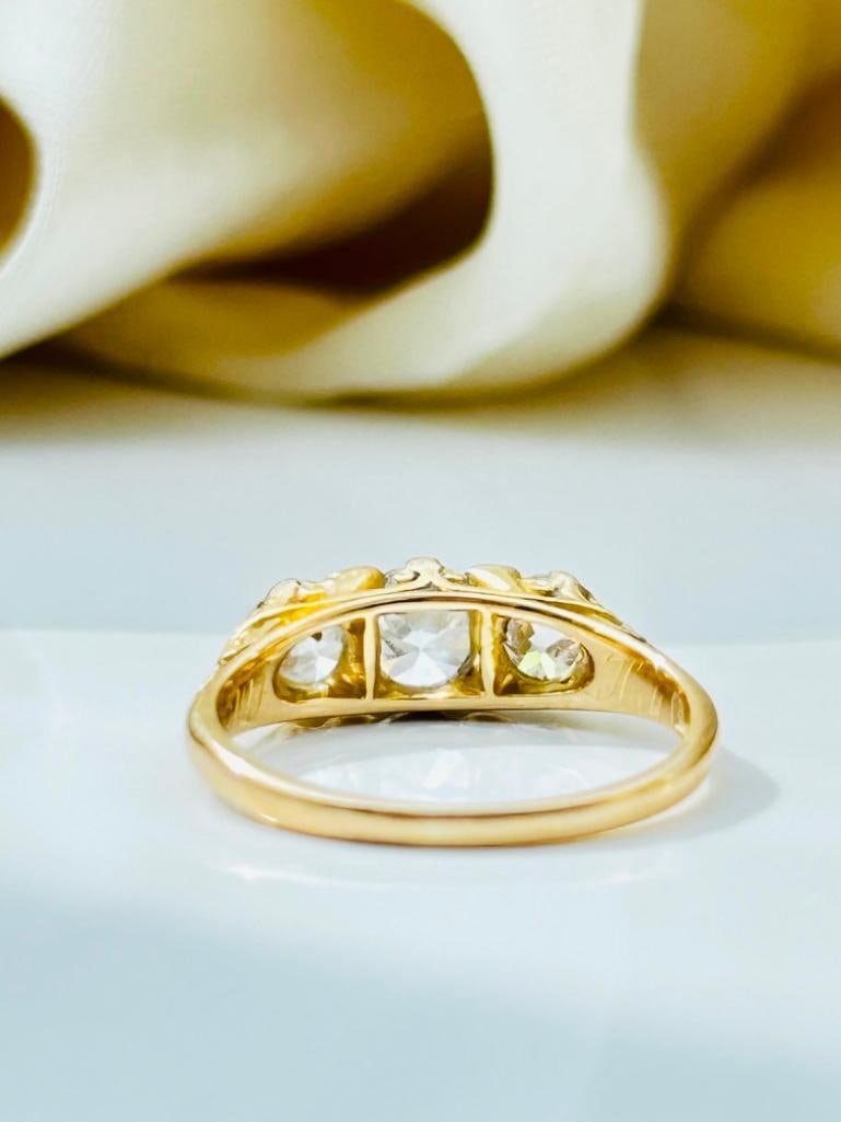 Antique 18ct Yellow Gold Diamond 3 Stone Ring - 1.40cts Total - 5