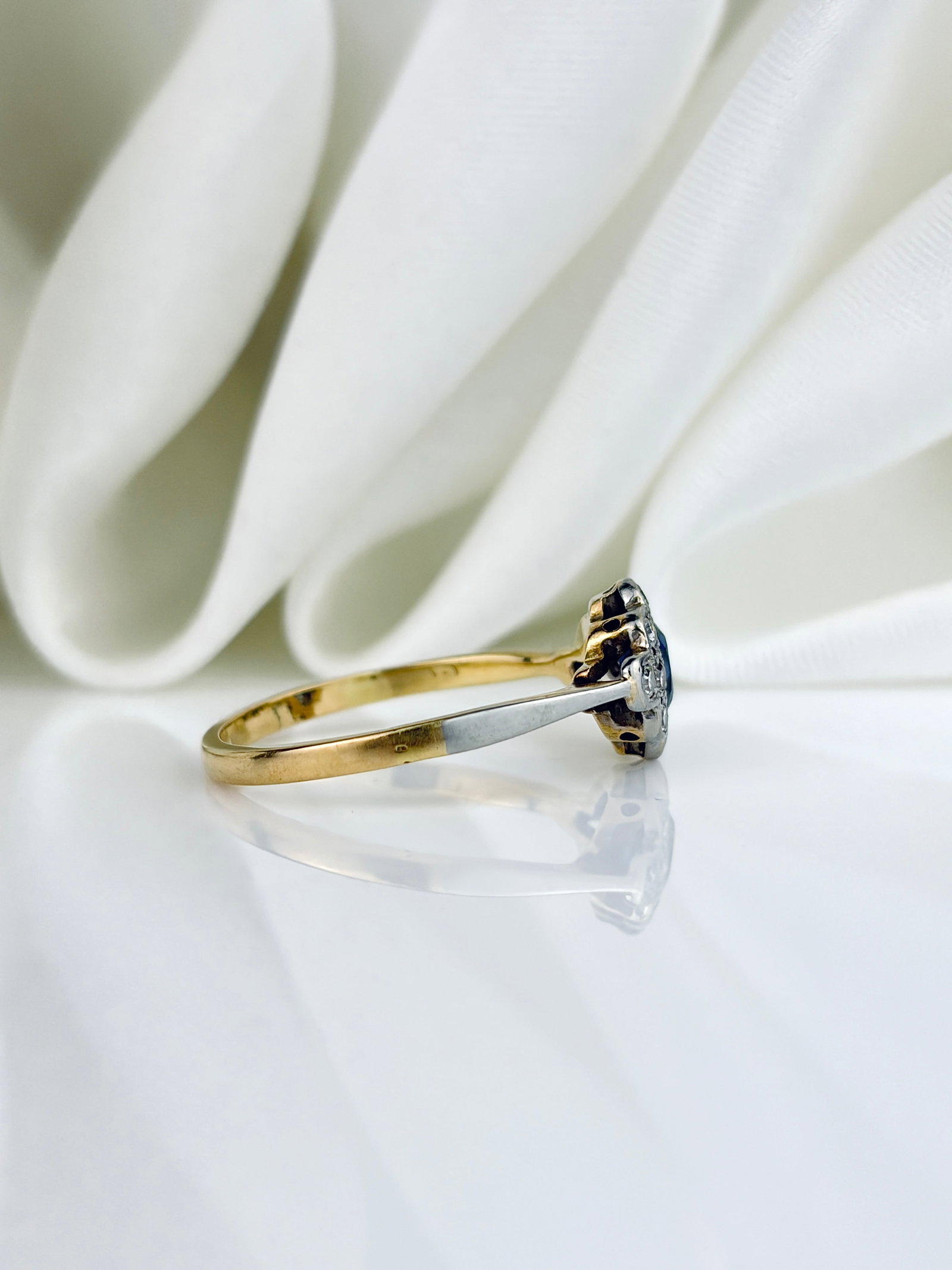 Antique Art Deco Era Sapphire and Diamond Ring in 18ct Gold and Platinum - 2