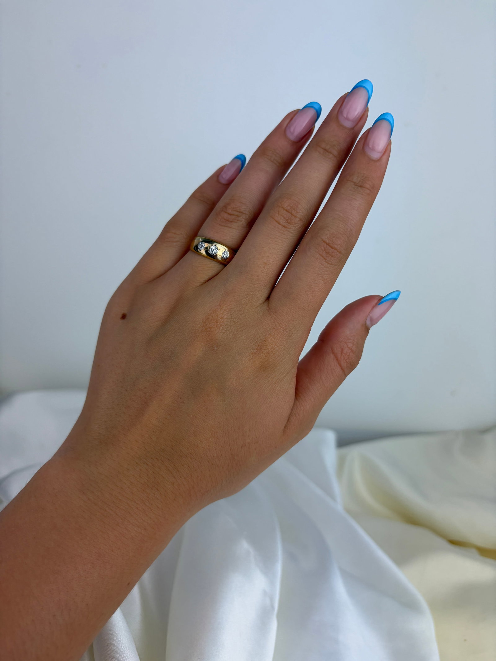 Antique Gold Diamond 3 Stone Ring - 8