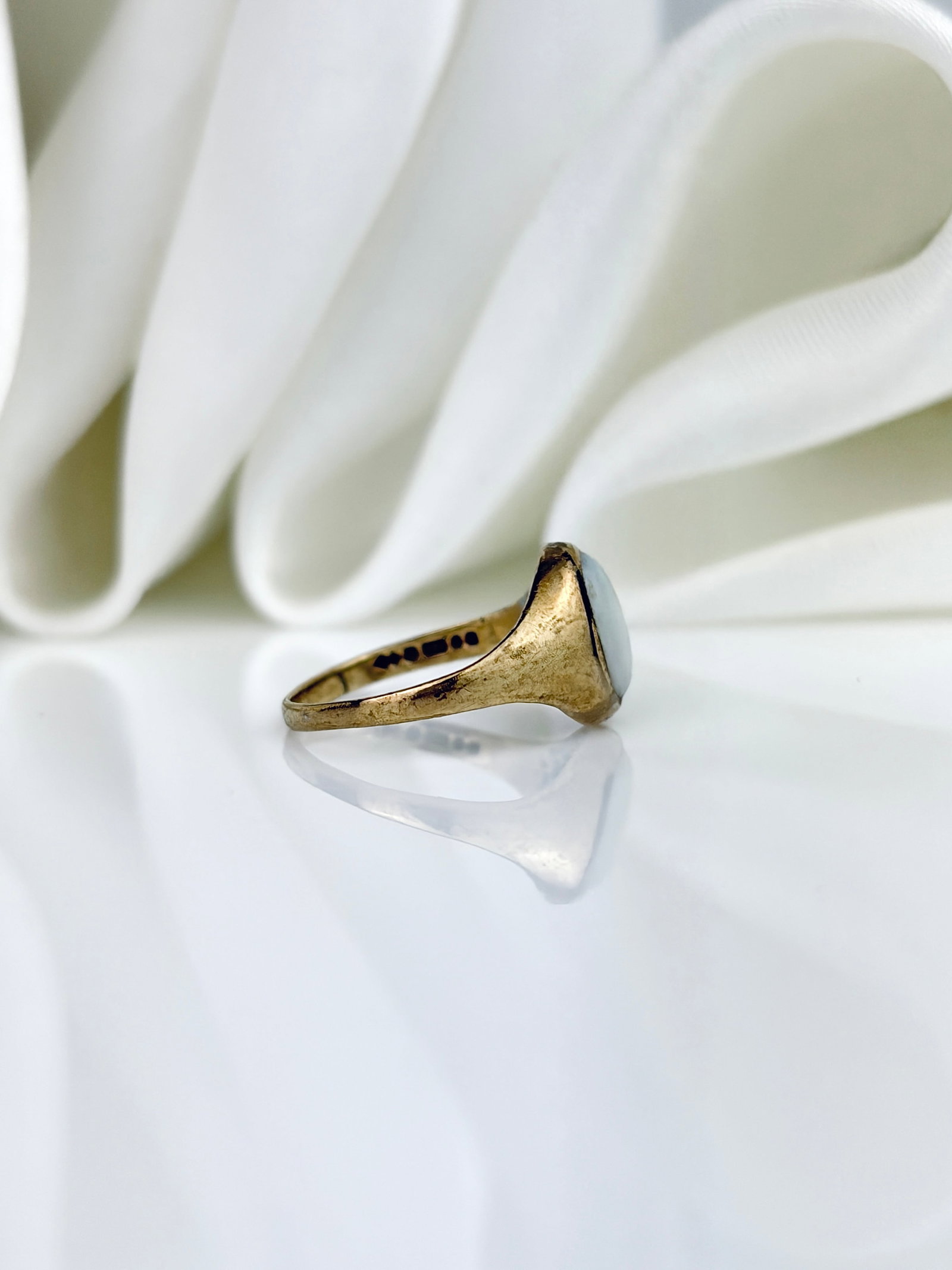 Small Size Opal Signet Ring in 9ct Yellow Gold - 2