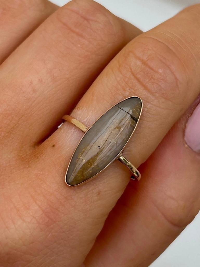 Antique Agate Navette Ring in Gold - 4