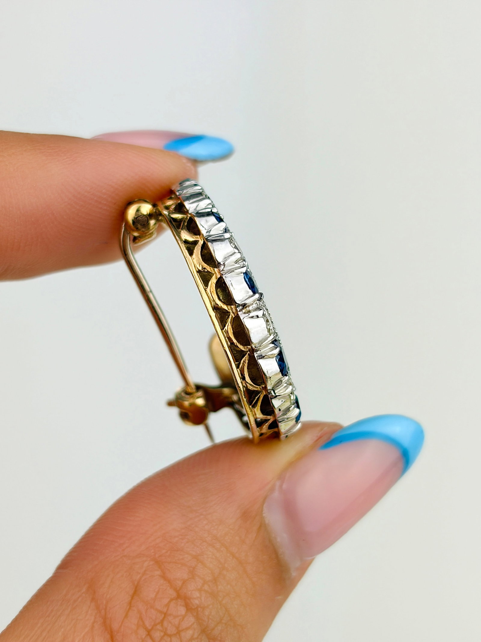 Vintage 9ct Gold Sapphire and Diamond Crescent Brooch - 2