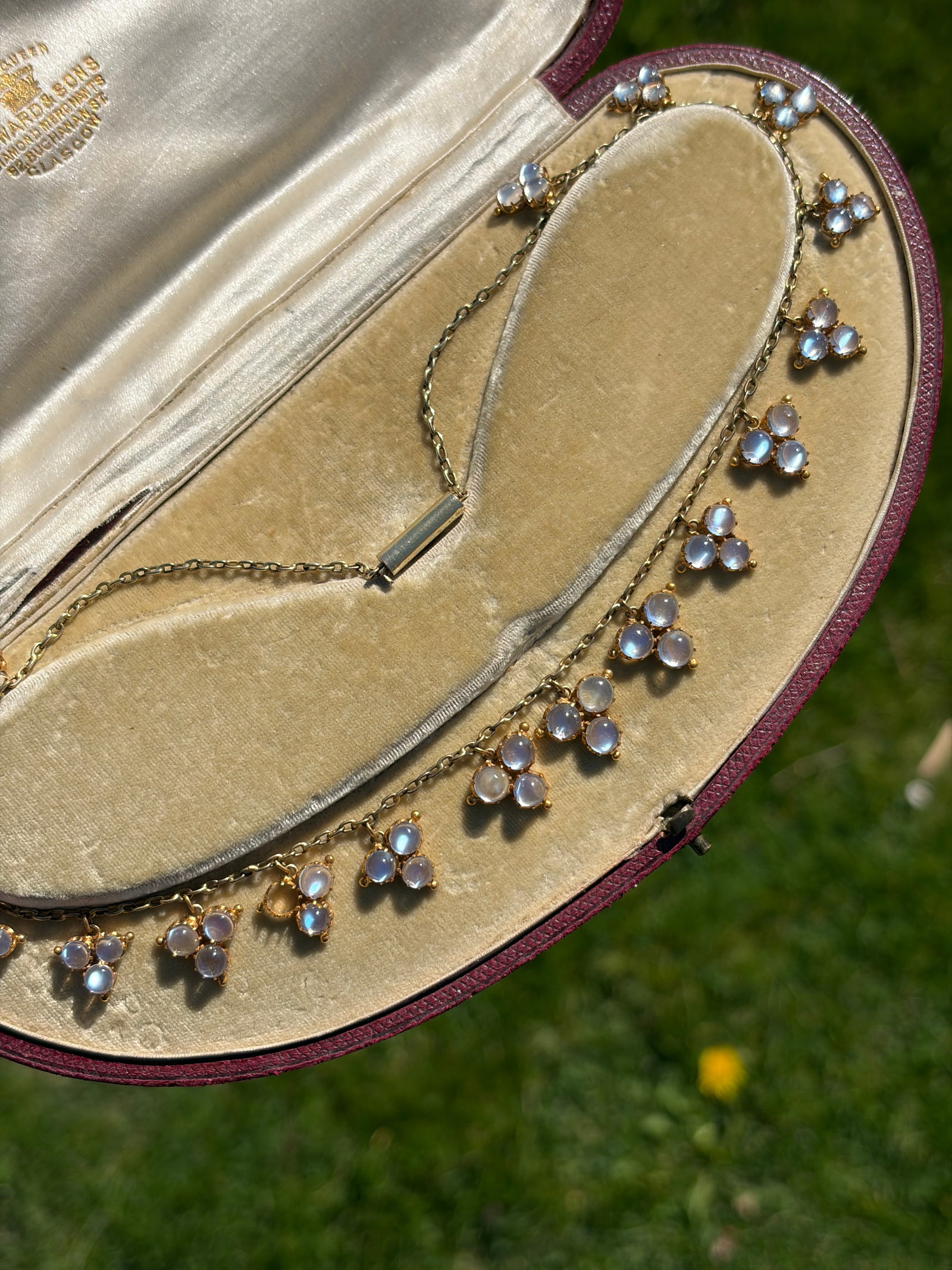 WONDERFUL BOXED ANTIQUE 18CT YELLOW GOLD MOONSTONE CLUSTER FRINGE NECKLACE - 4