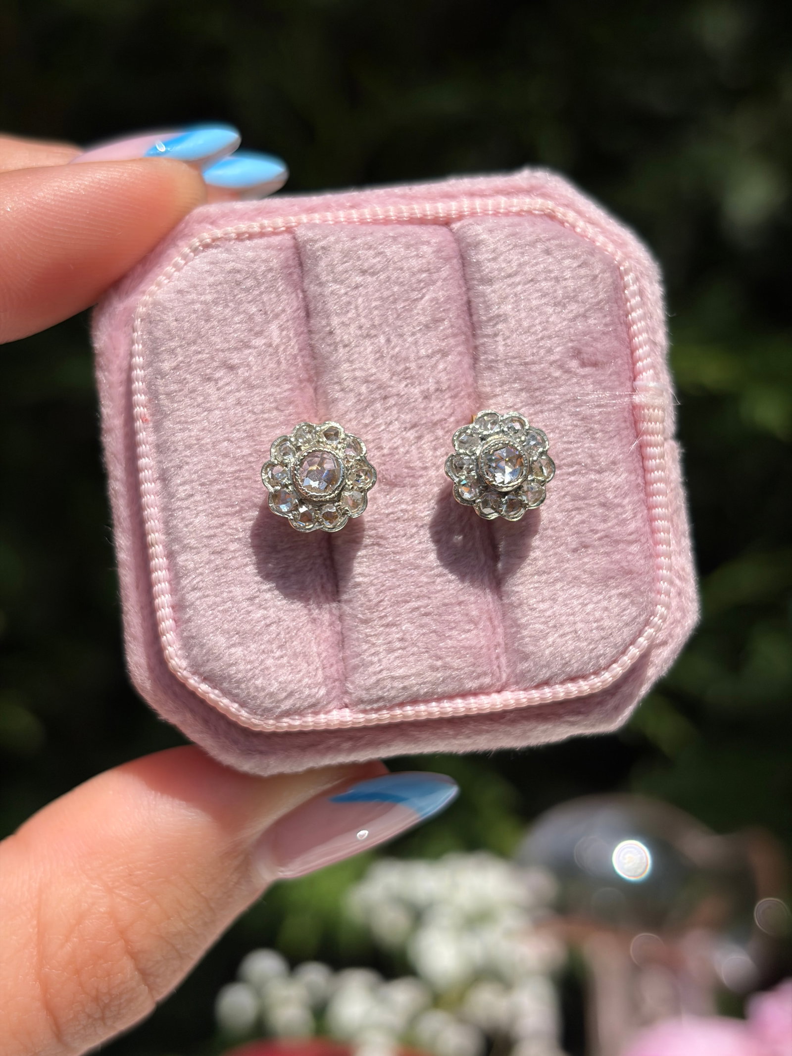 Sweet Diamond And gold Flower Cluster Stud Style Earrings - 2