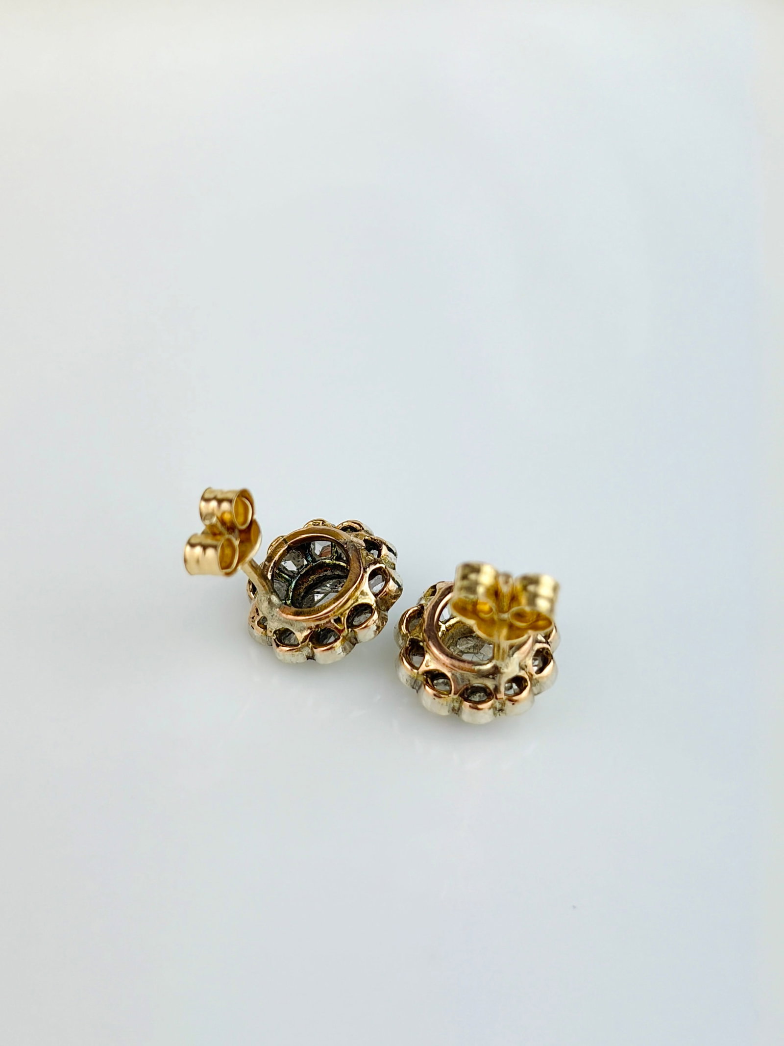 Sweet Diamond And gold Flower Cluster Stud Style Earrings - 7