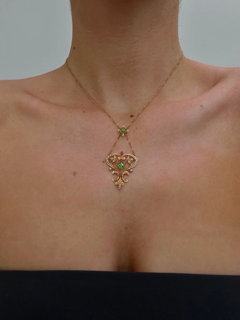 Amazing 15ct Yellow Gold Peridot Pearl and Ruby Pendant - 3
