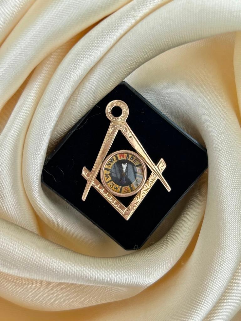 Antique Gold Masonic Compass Charm / Pendant - 3