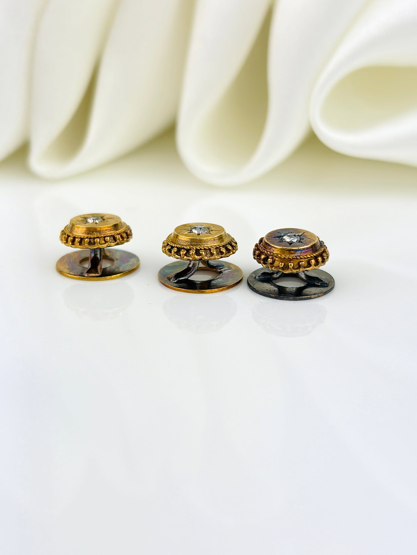 ANTIQUE BOXED 18CT YELLOW GOLD DIAMOND STAR DESIGN DRESS STUDS - 3