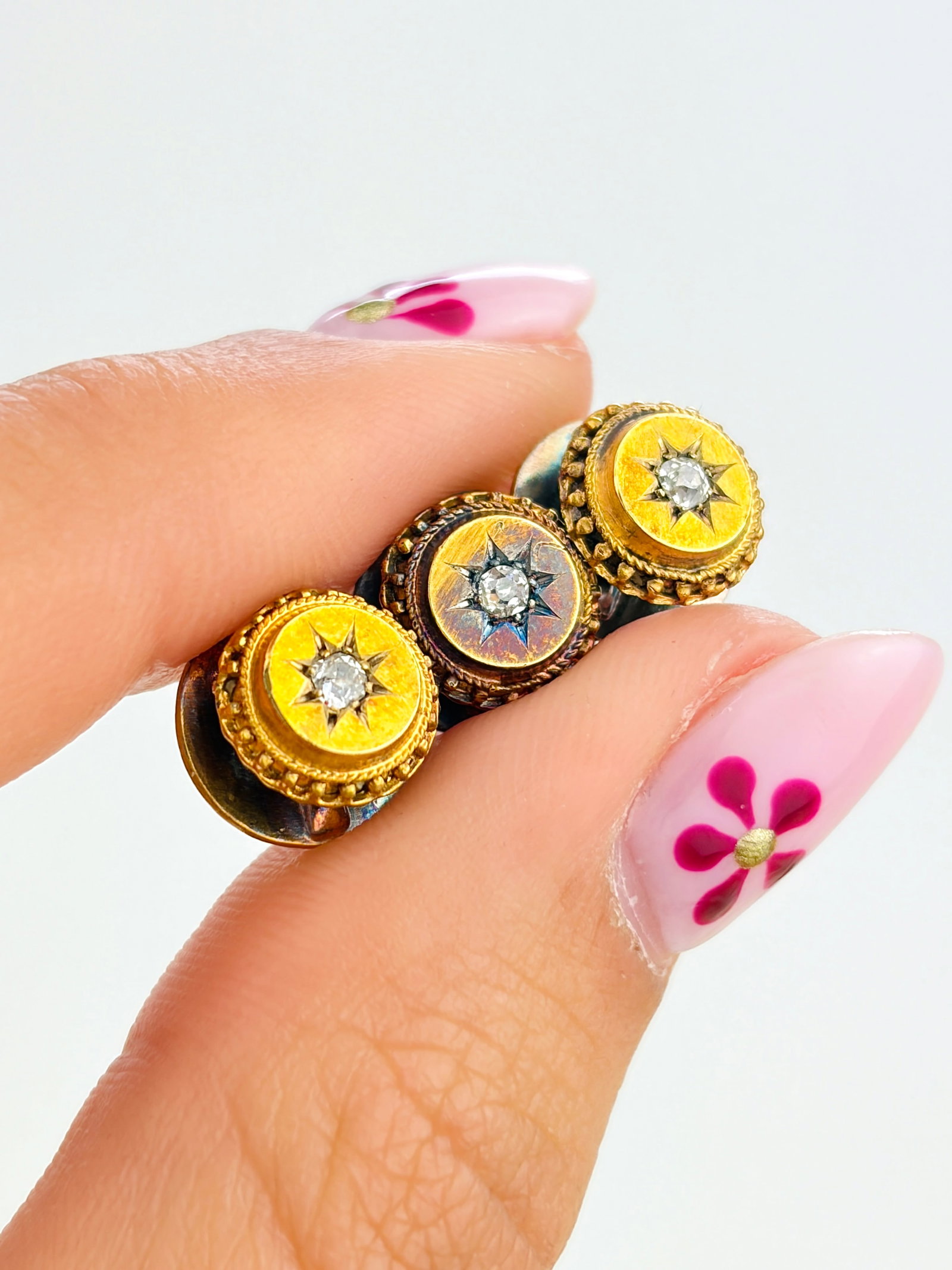 ANTIQUE BOXED 18CT YELLOW GOLD DIAMOND STAR DESIGN DRESS STUDS - 6